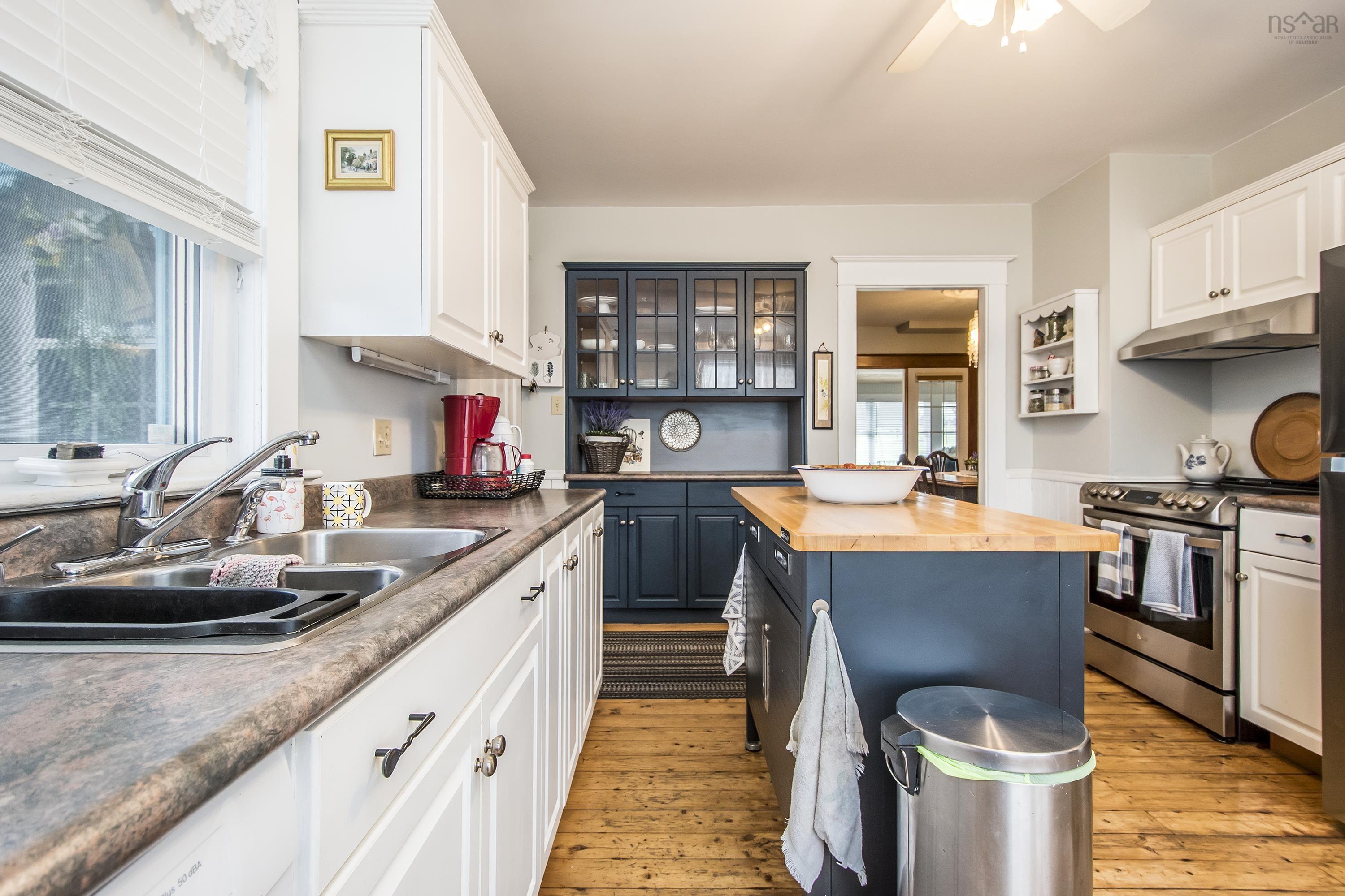 $699,900.00: 1640 Highway 332, First South