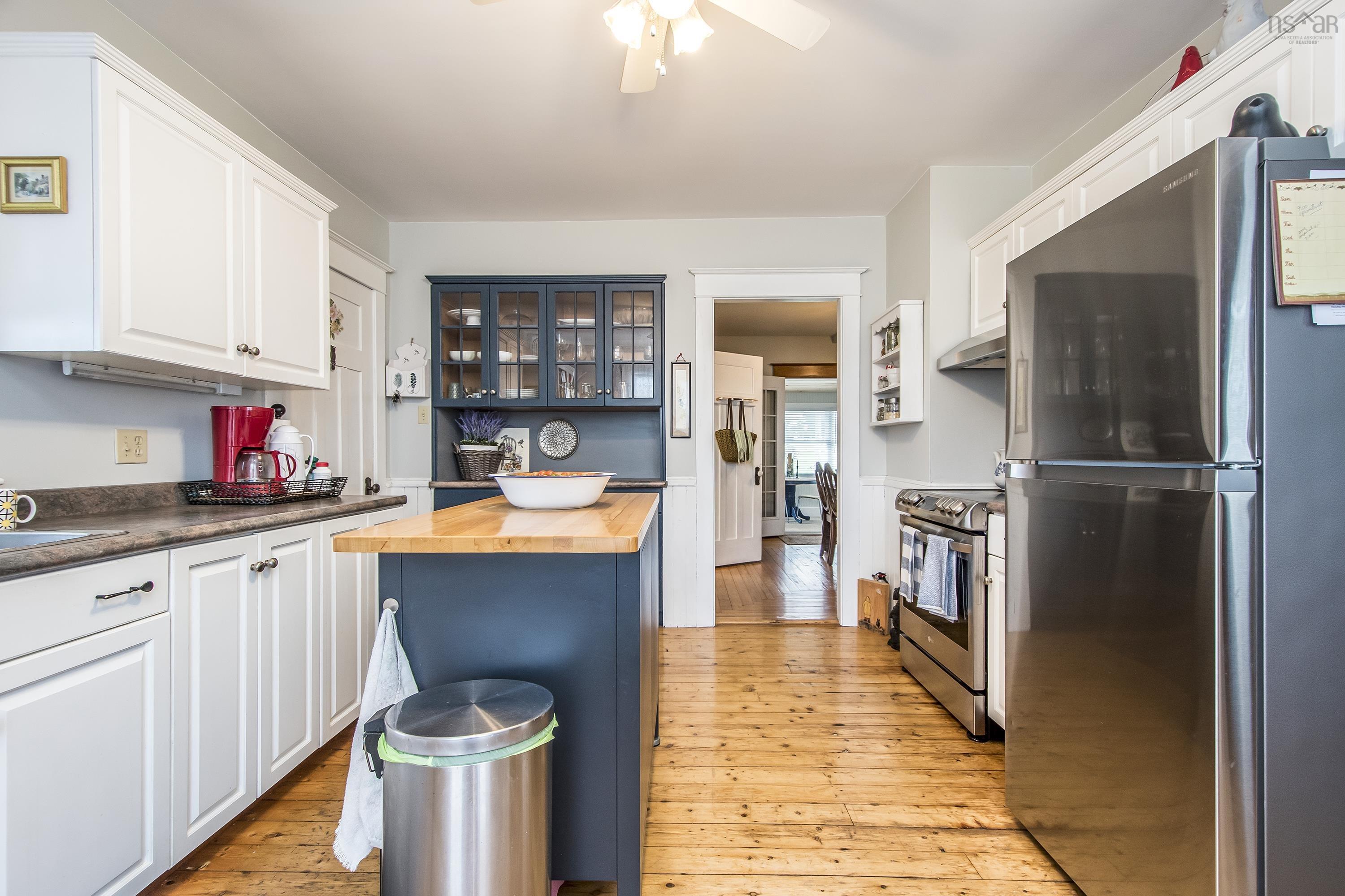 $699,900.00: 1640 Highway 332, First South