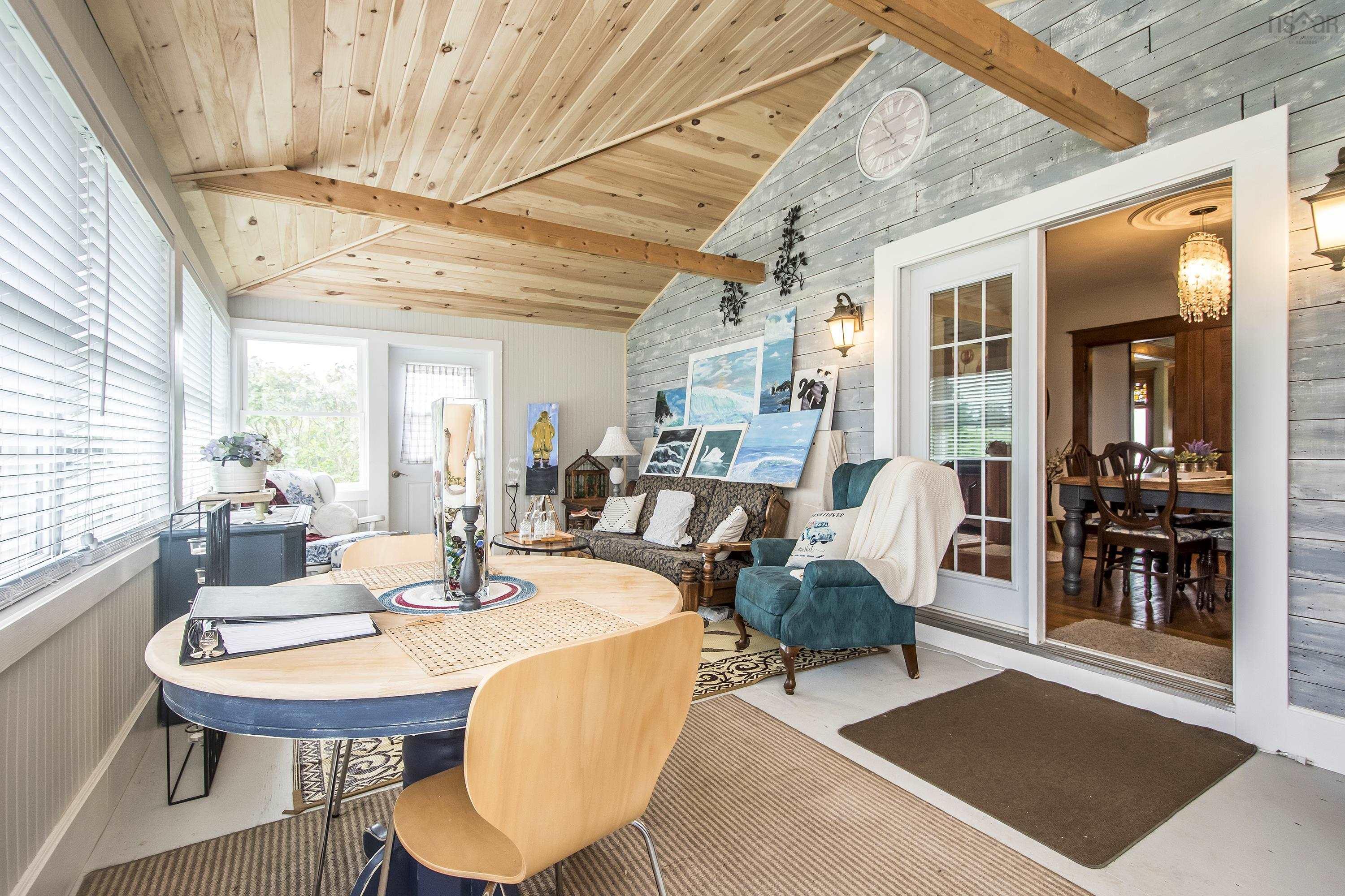 $699,900.00: 1640 Highway 332, First South