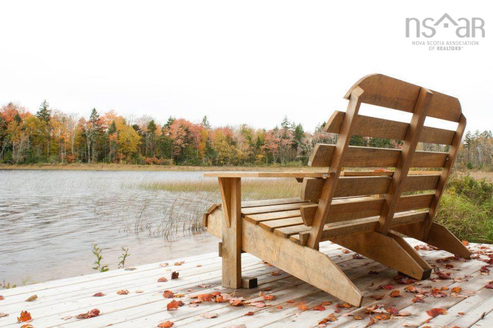 $1,350,000.00: 680 Loch Haven Lane, Old Barns
