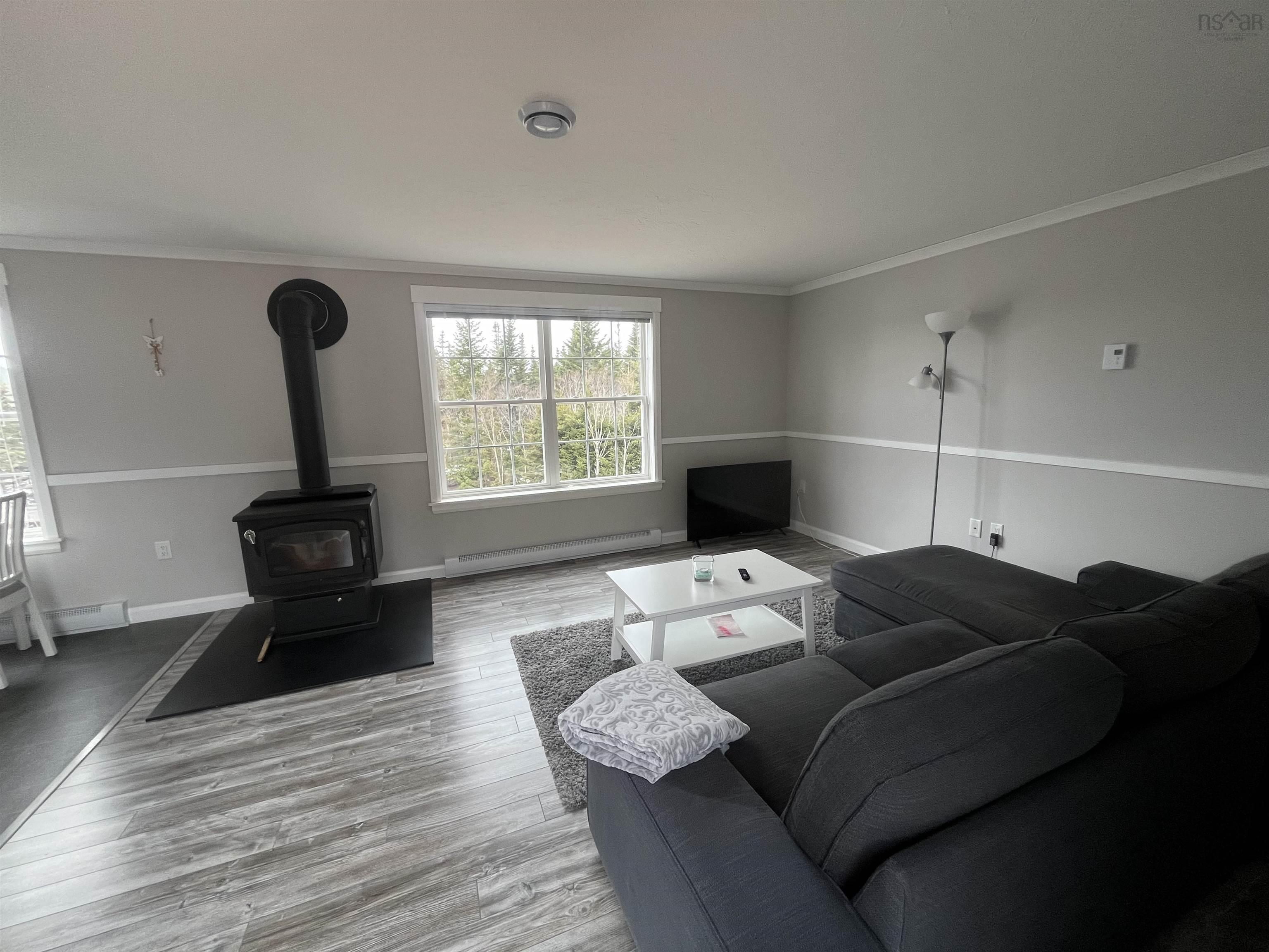 $419,000.00: 290 Eastside Grand River, Grand River