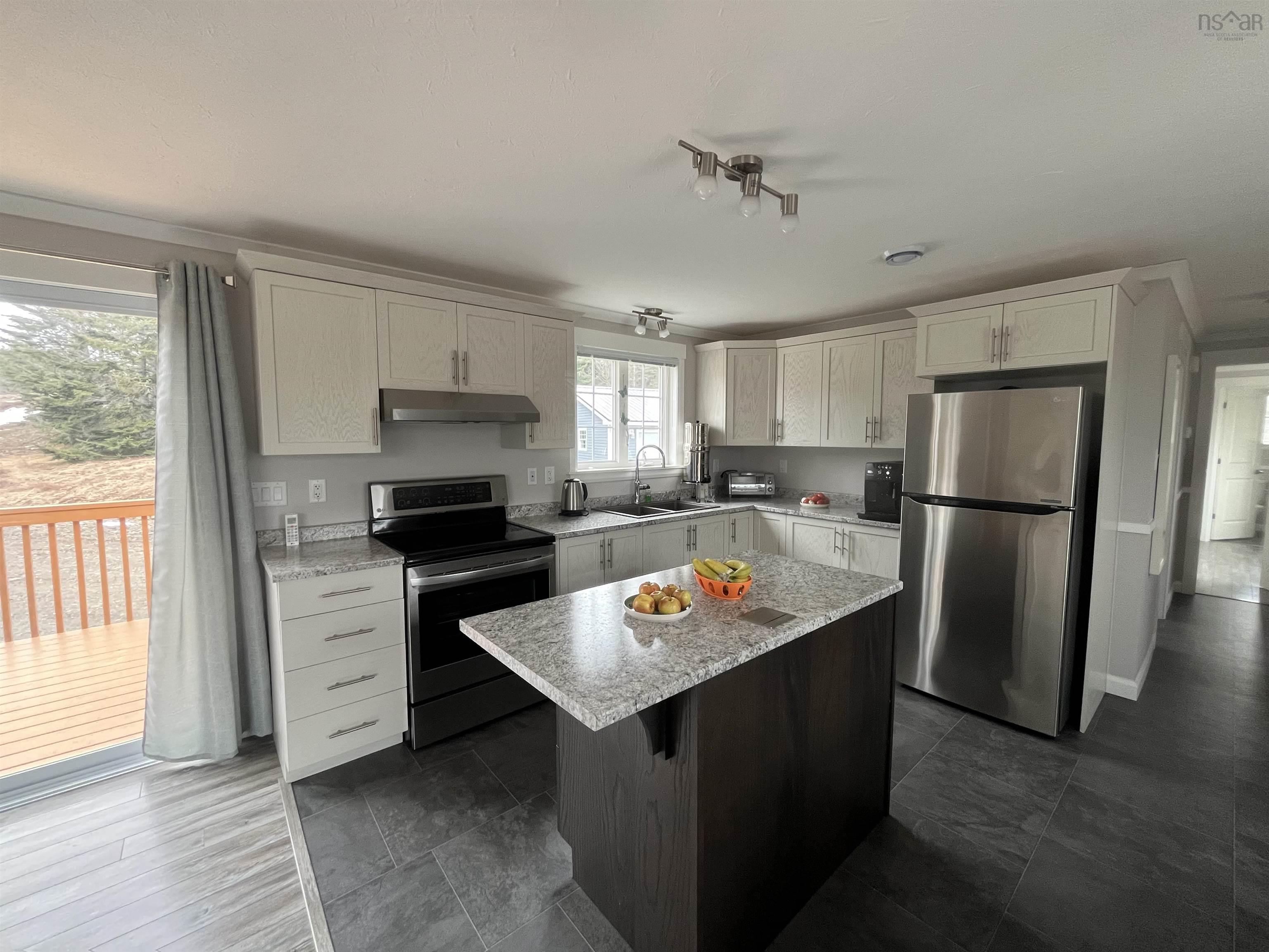 $419,000.00: 290 Eastside Grand River, Grand River