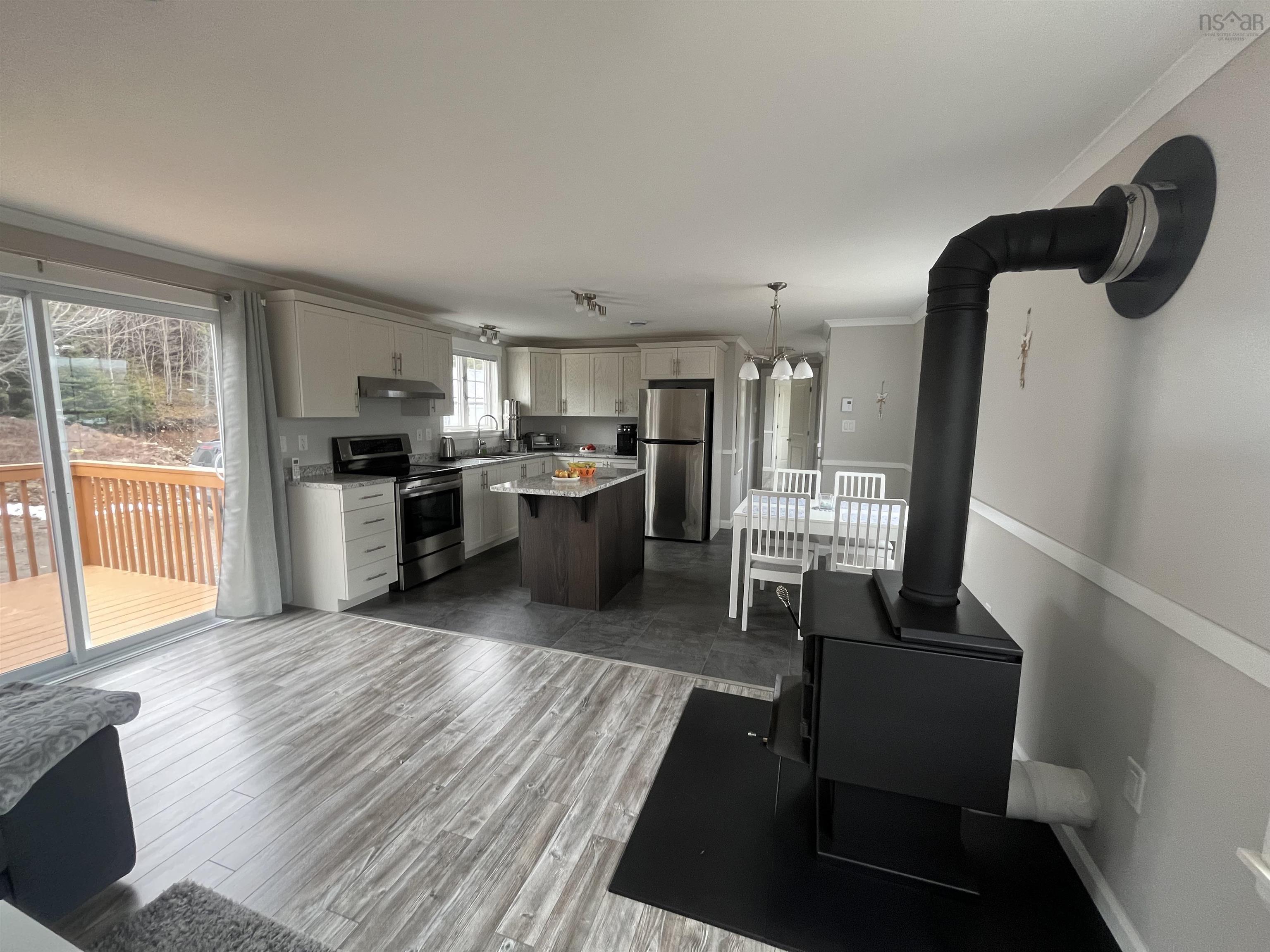 $419,000.00: 290 Eastside Grand River, Grand River