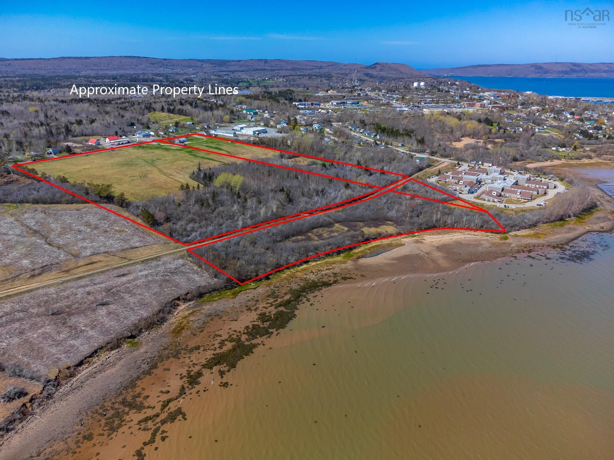 $1,689,500.00: 239 303 Highway, Conway