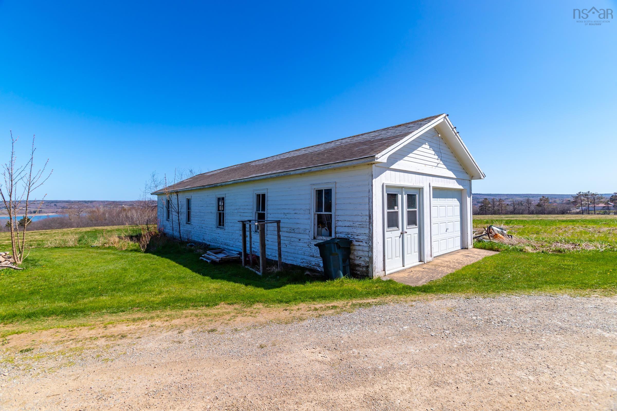 $1,689,500.00: 239 303 Highway, Conway