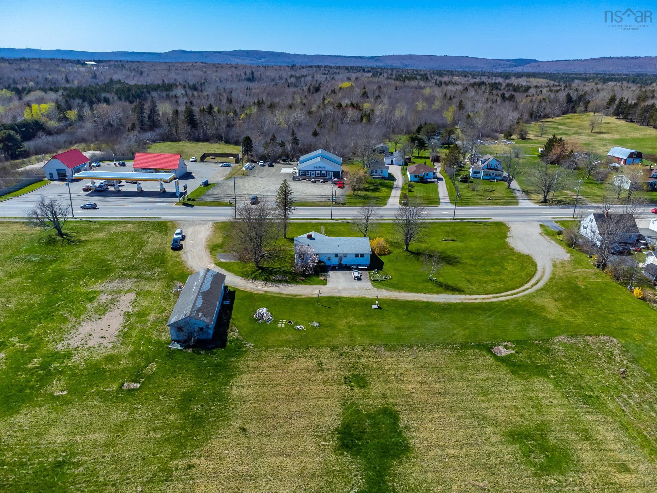 $1,689,500.00: 239 303 Highway, Conway