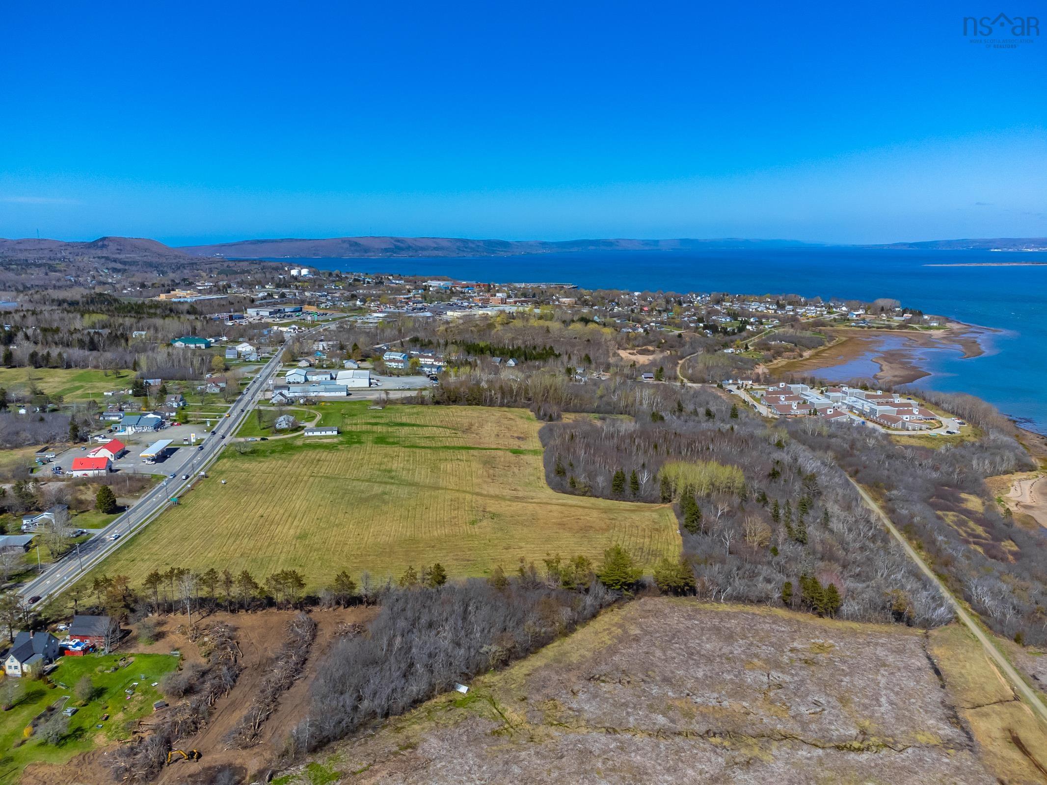 $1,689,500.00: 239 303 Highway, Conway