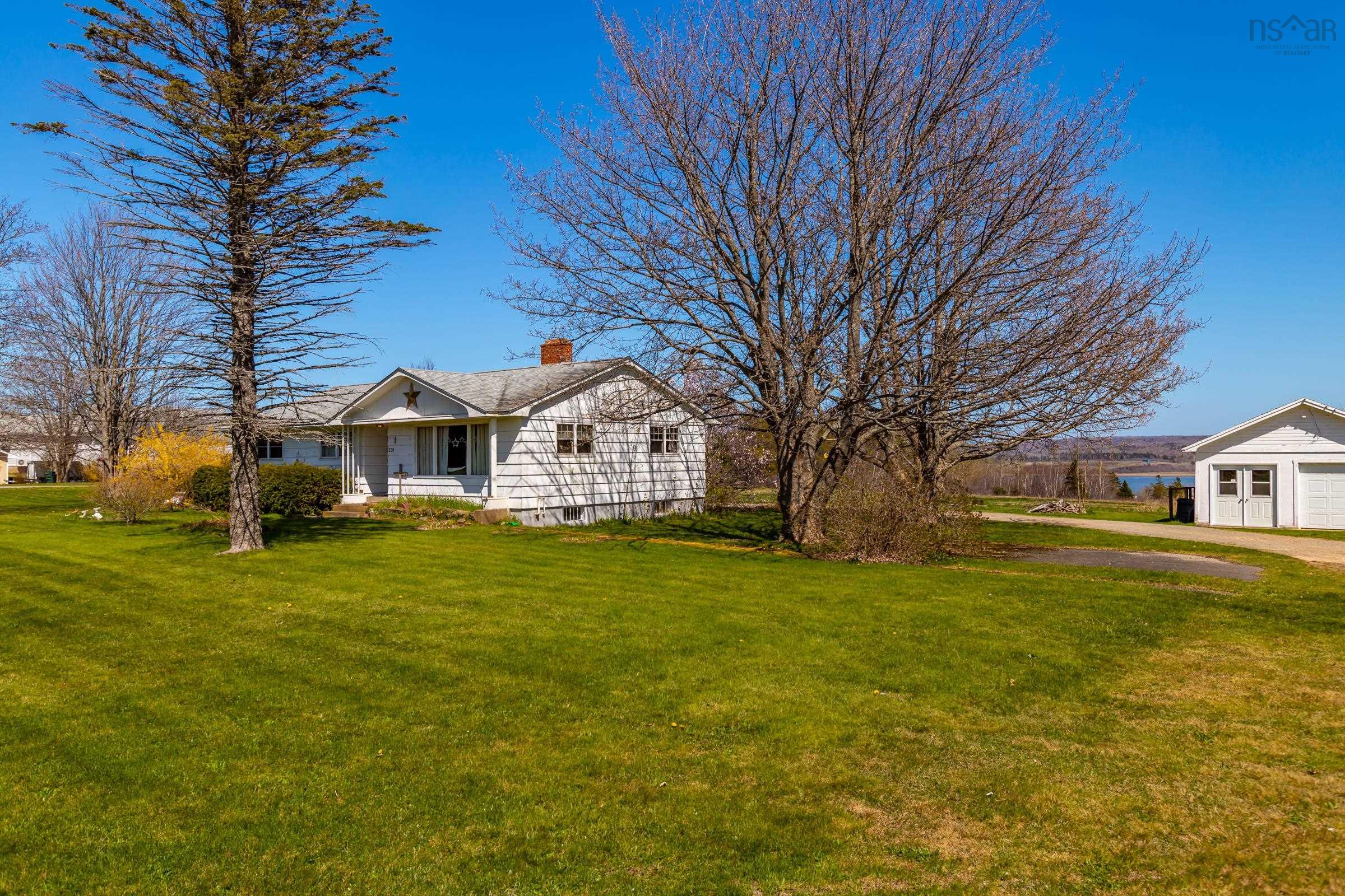 $1,689,500.00: 239 303 Highway, Conway