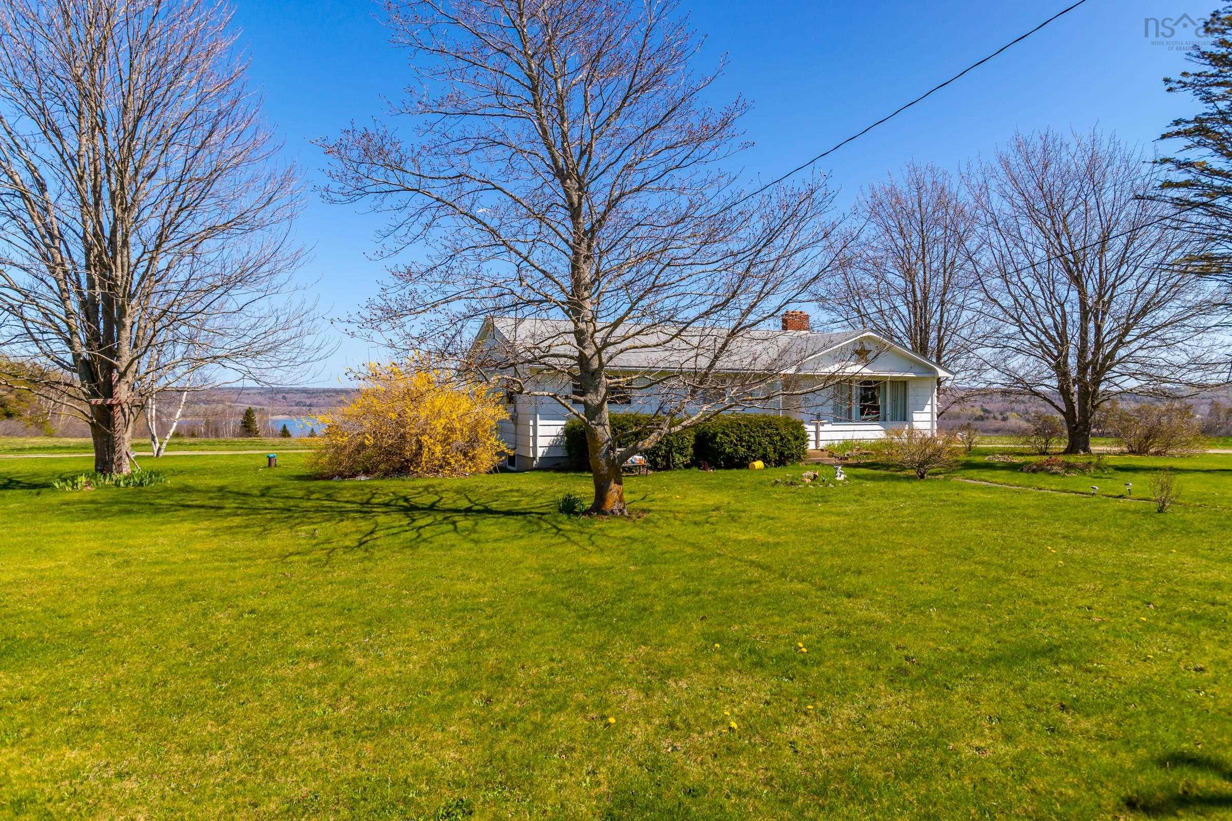 $1,689,500.00: 239 303 Highway, Conway