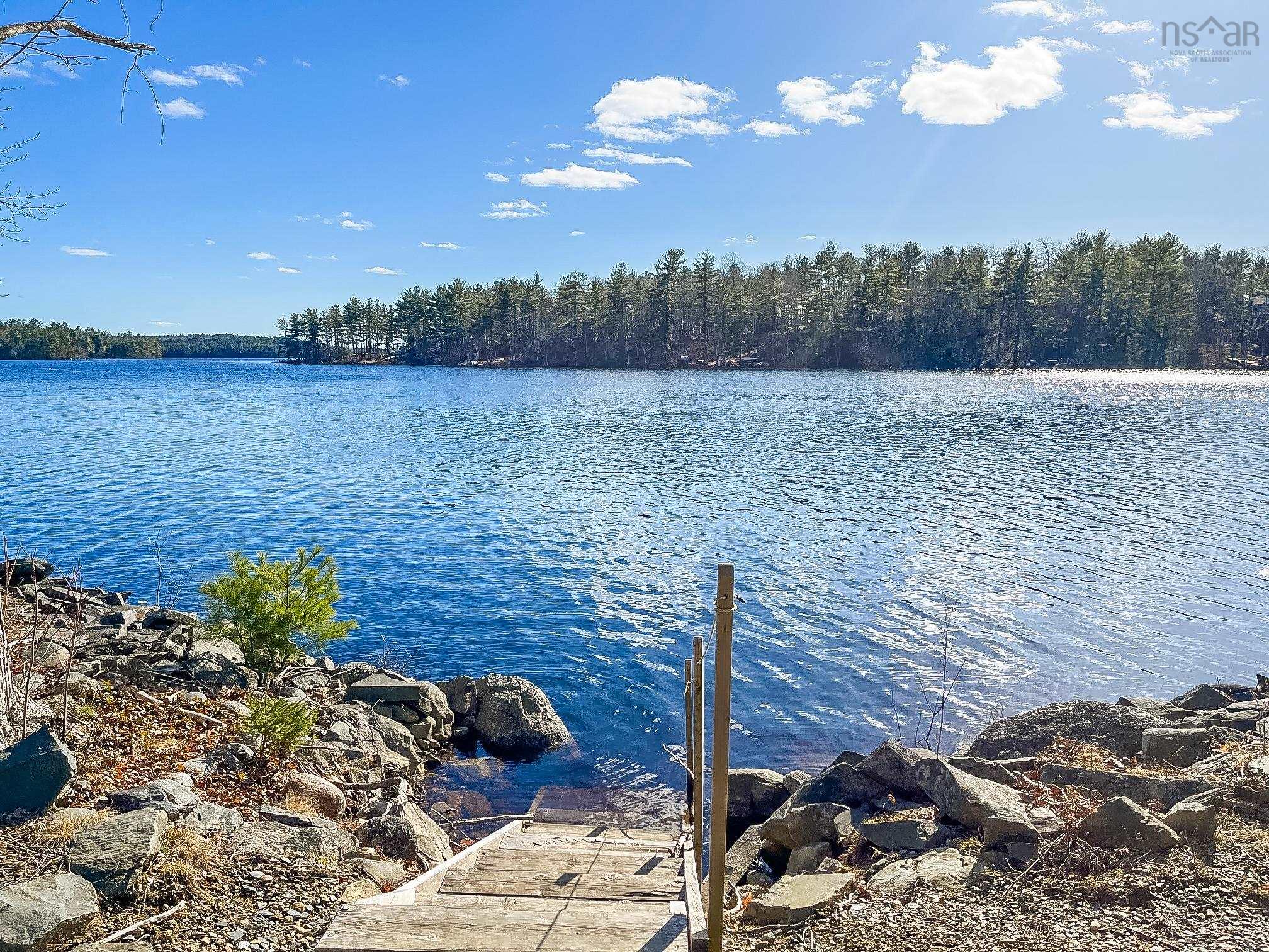 $339,900.00: 155 Ponhook Shore Road, Labelle