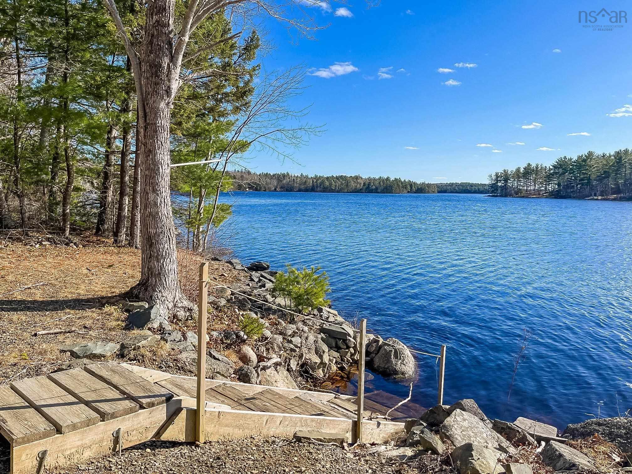 $339,900.00: 155 Ponhook Shore Road, Labelle
