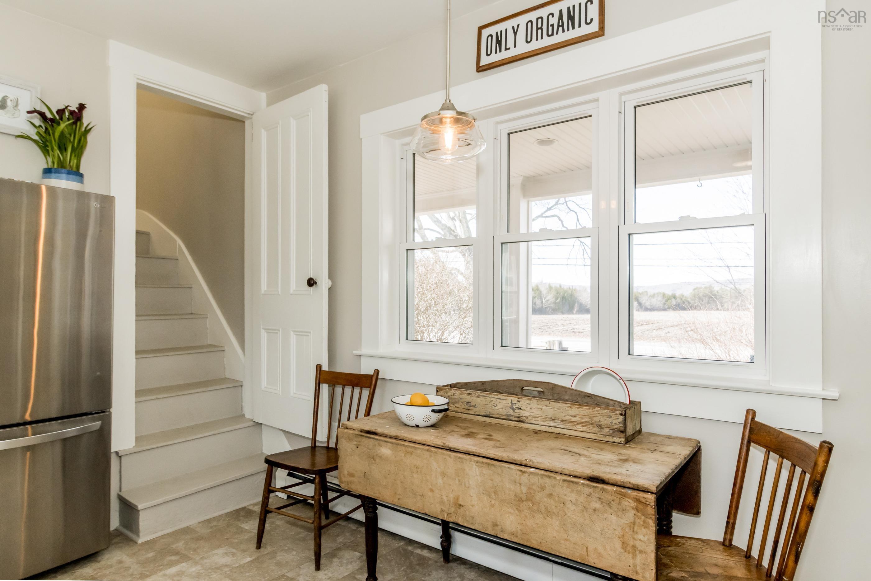 $599,900.00: 3692 Highway 201, Centrelea