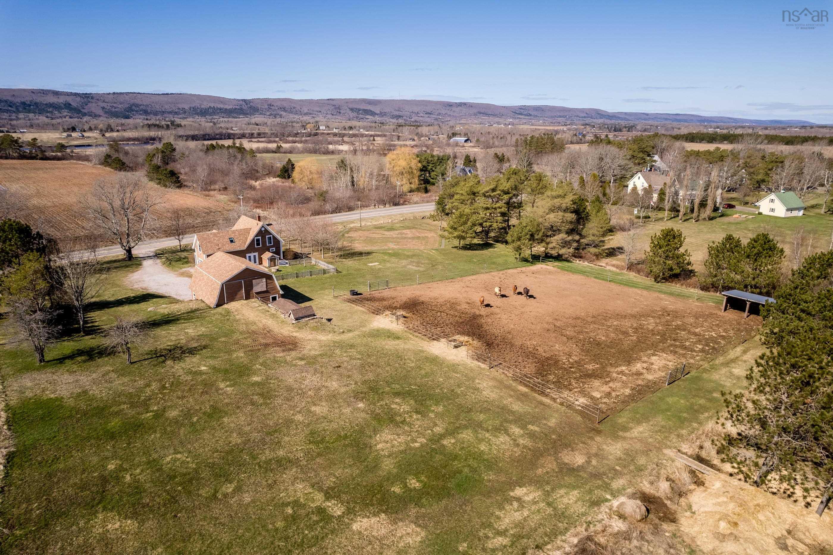 $599,900.00: 3692 Highway 201, Centrelea