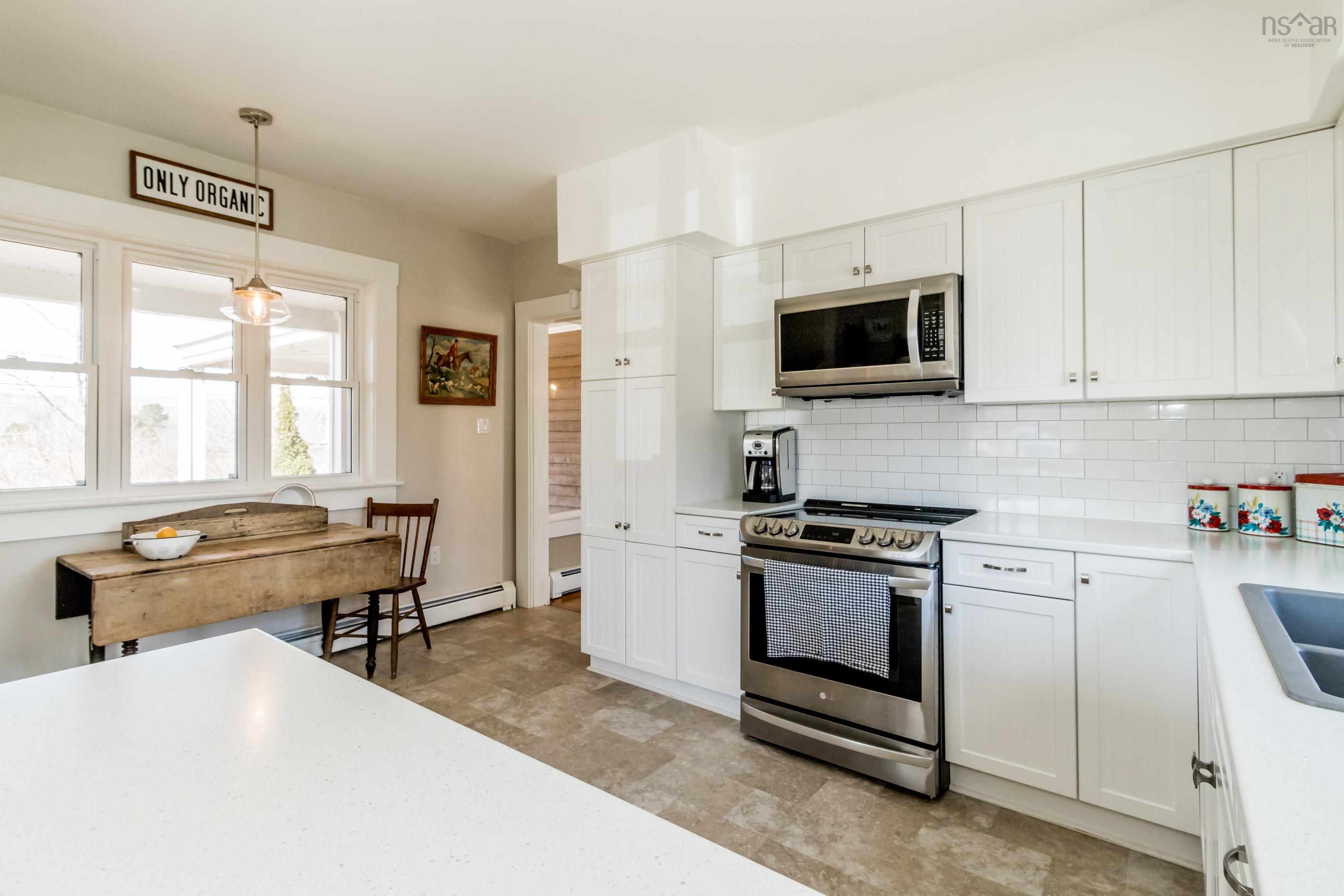 $599,900.00: 3692 Highway 201, Centrelea