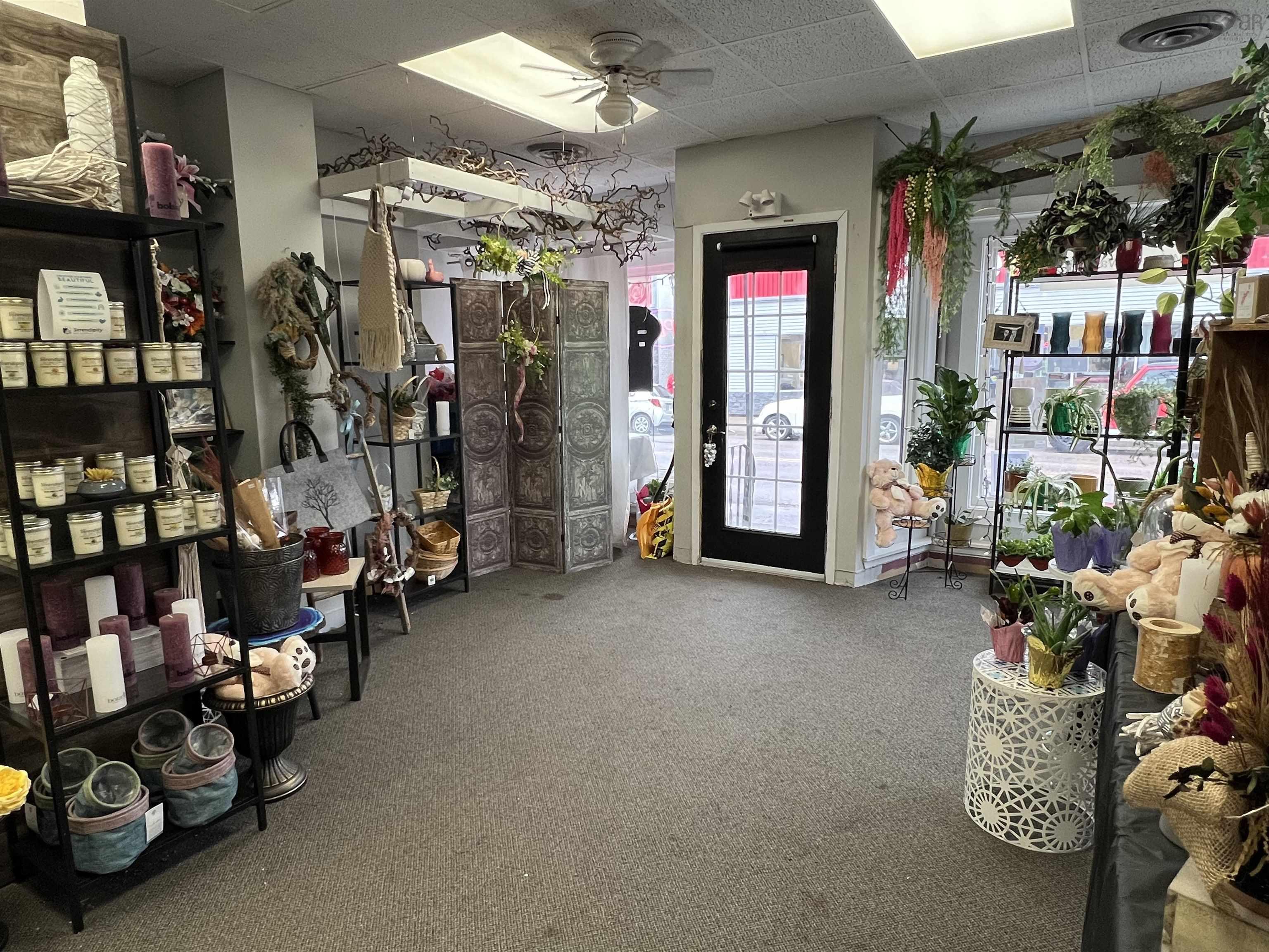 $89,900.00: 56 Commercial Street, Middleton