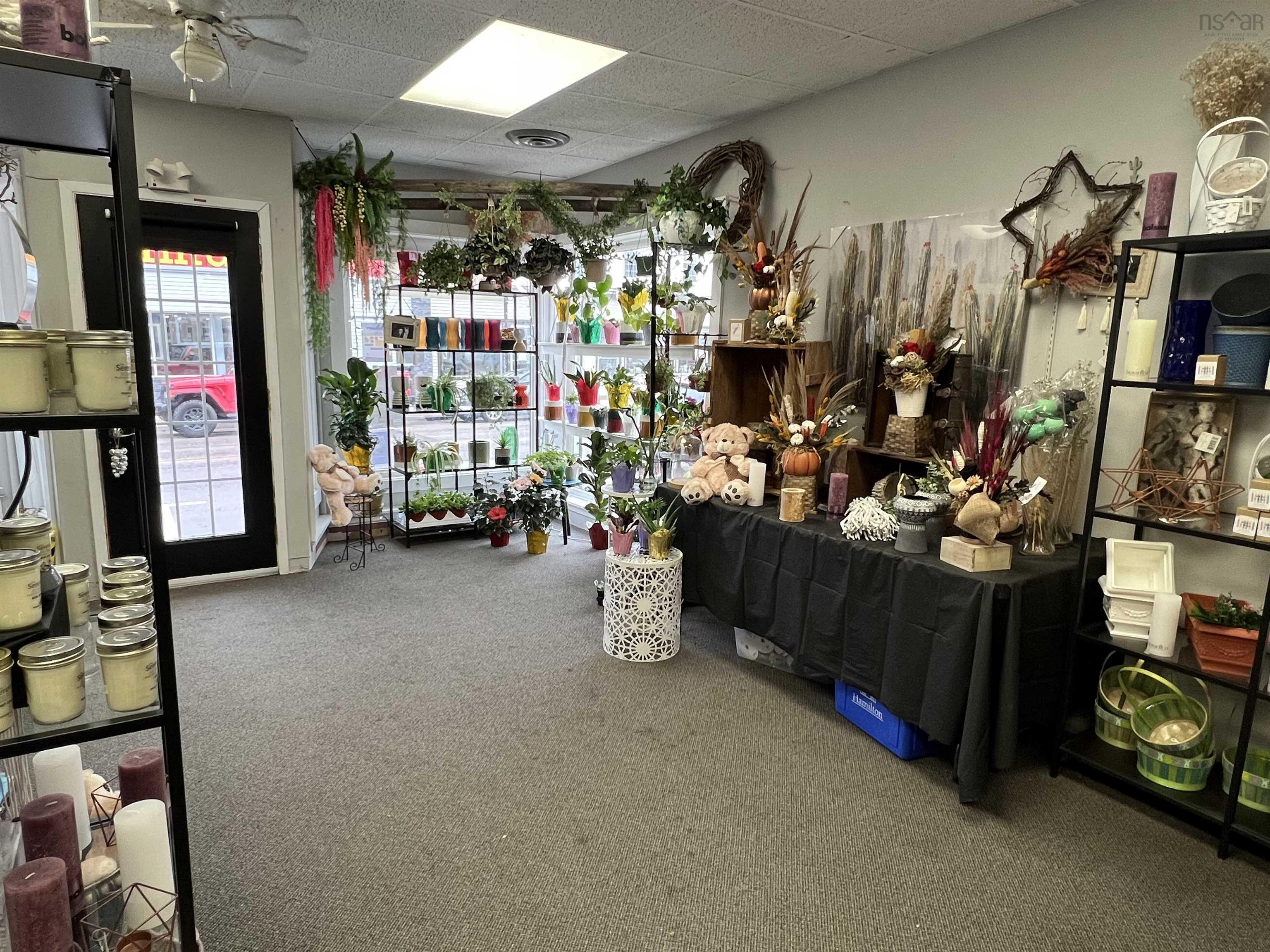 $89,900.00: 56 Commercial Street, Middleton