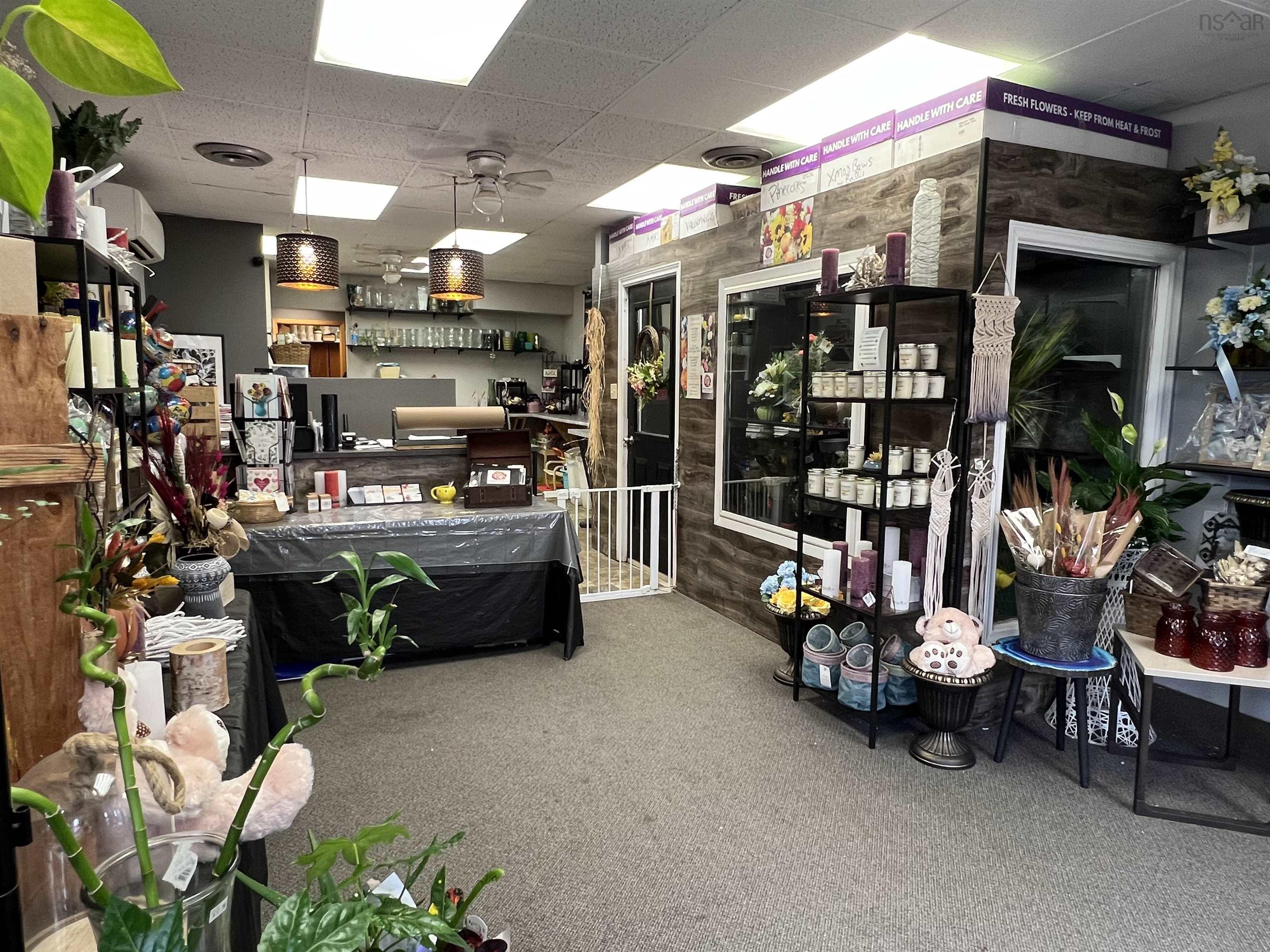 $89,900.00: 56 Commercial Street, Middleton