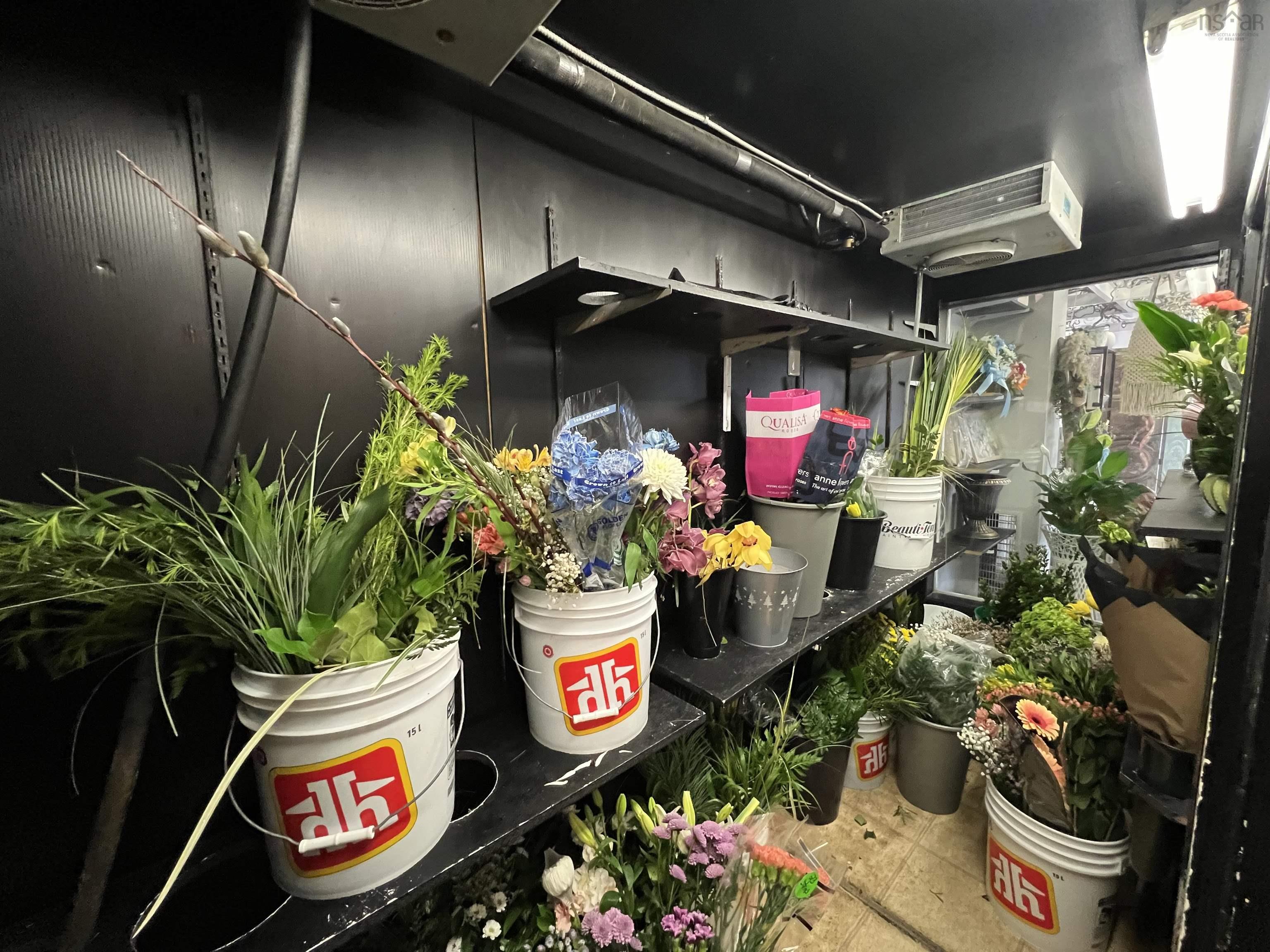 $89,900.00: 56 Commercial Street, Middleton