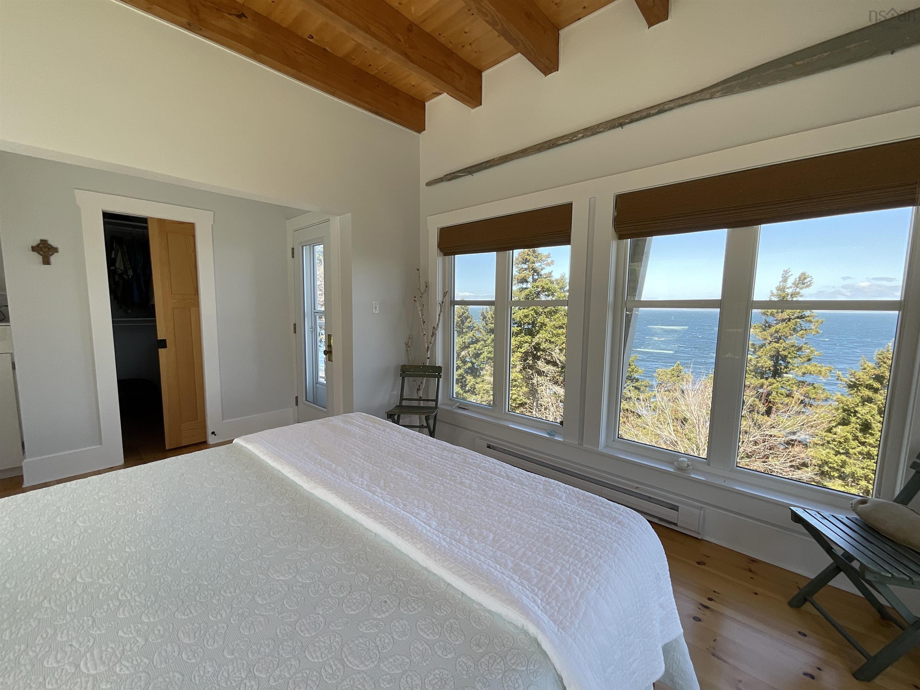 $1,250,000.00: 6950 Highway16, Halfway Cove
