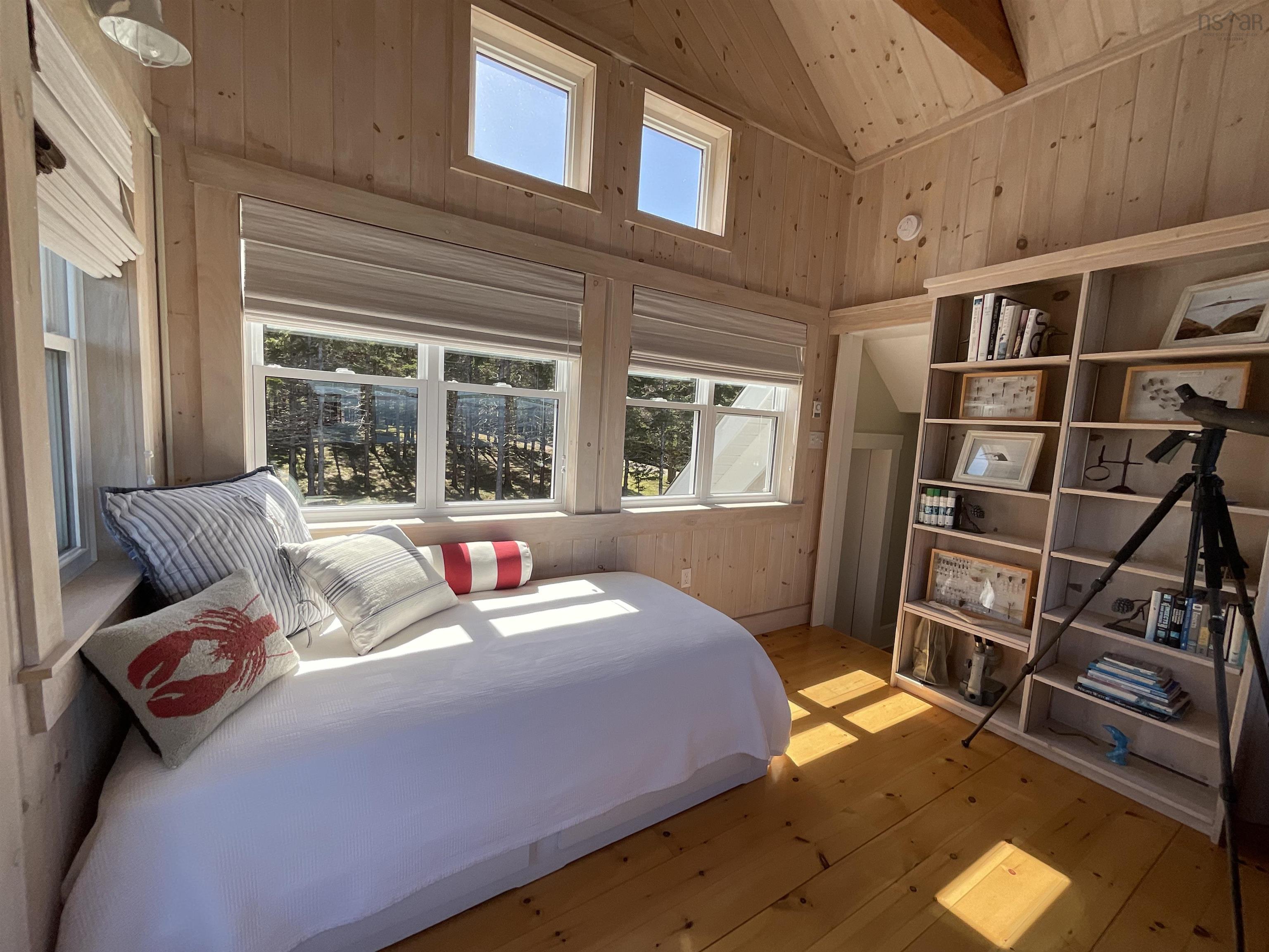 $1,250,000.00: 6950 Highway16, Halfway Cove