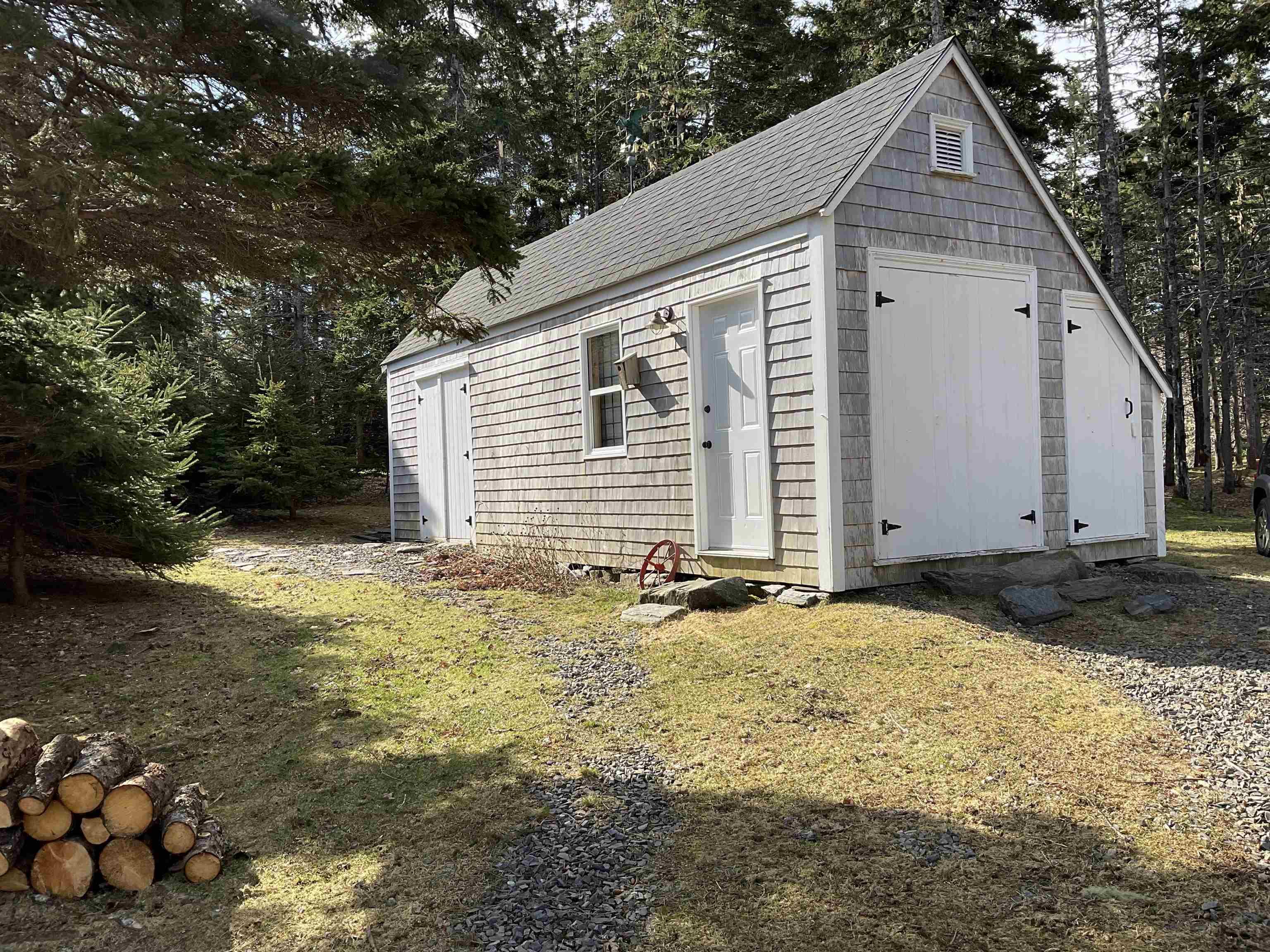 $1,250,000.00: 6950 Highway16, Halfway Cove