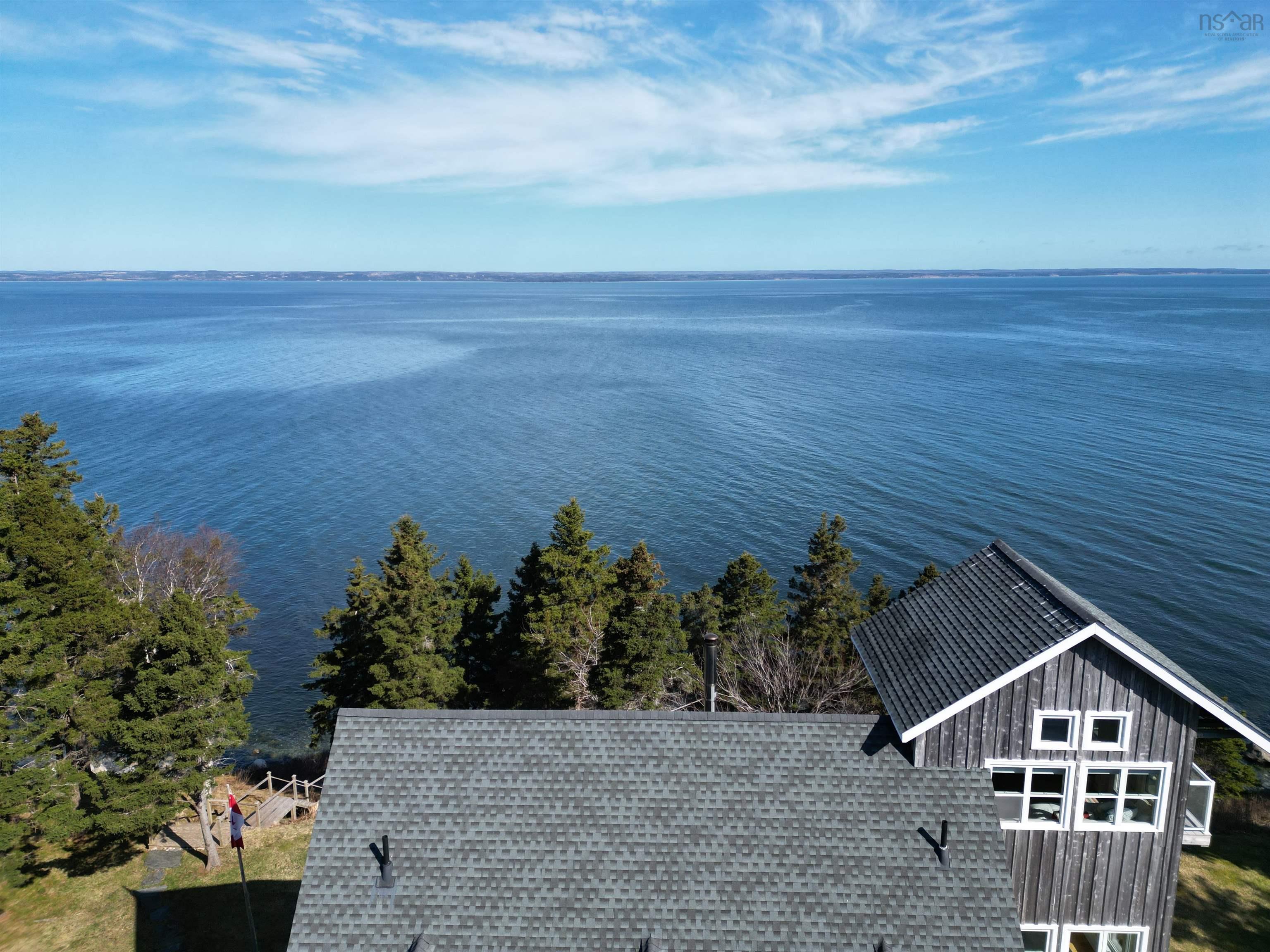 $1,250,000.00: 6950 Highway16, Halfway Cove