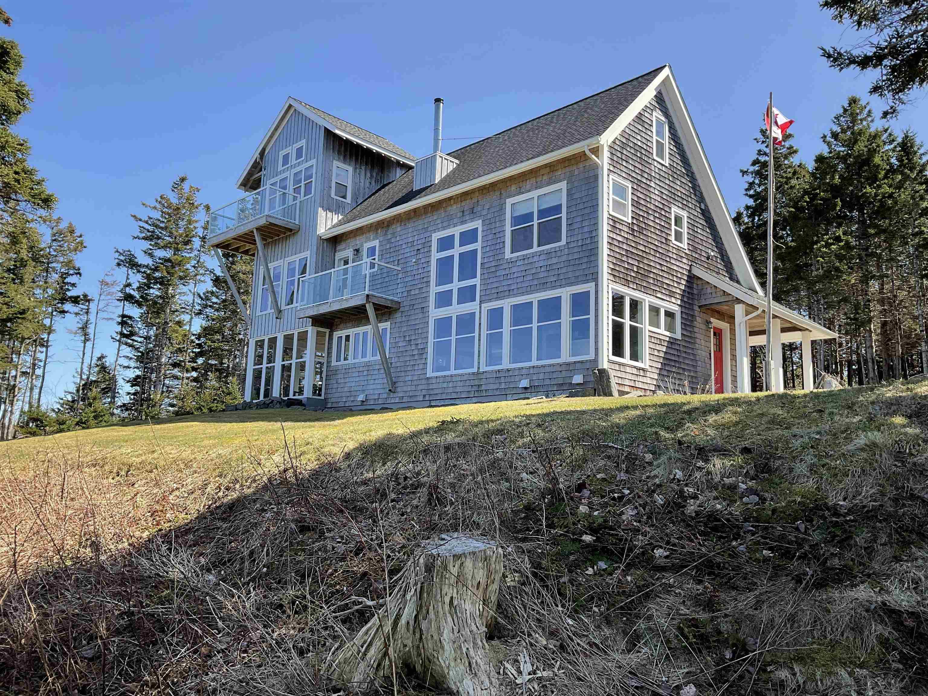 $1,250,000.00: 6950 Highway16, Halfway Cove