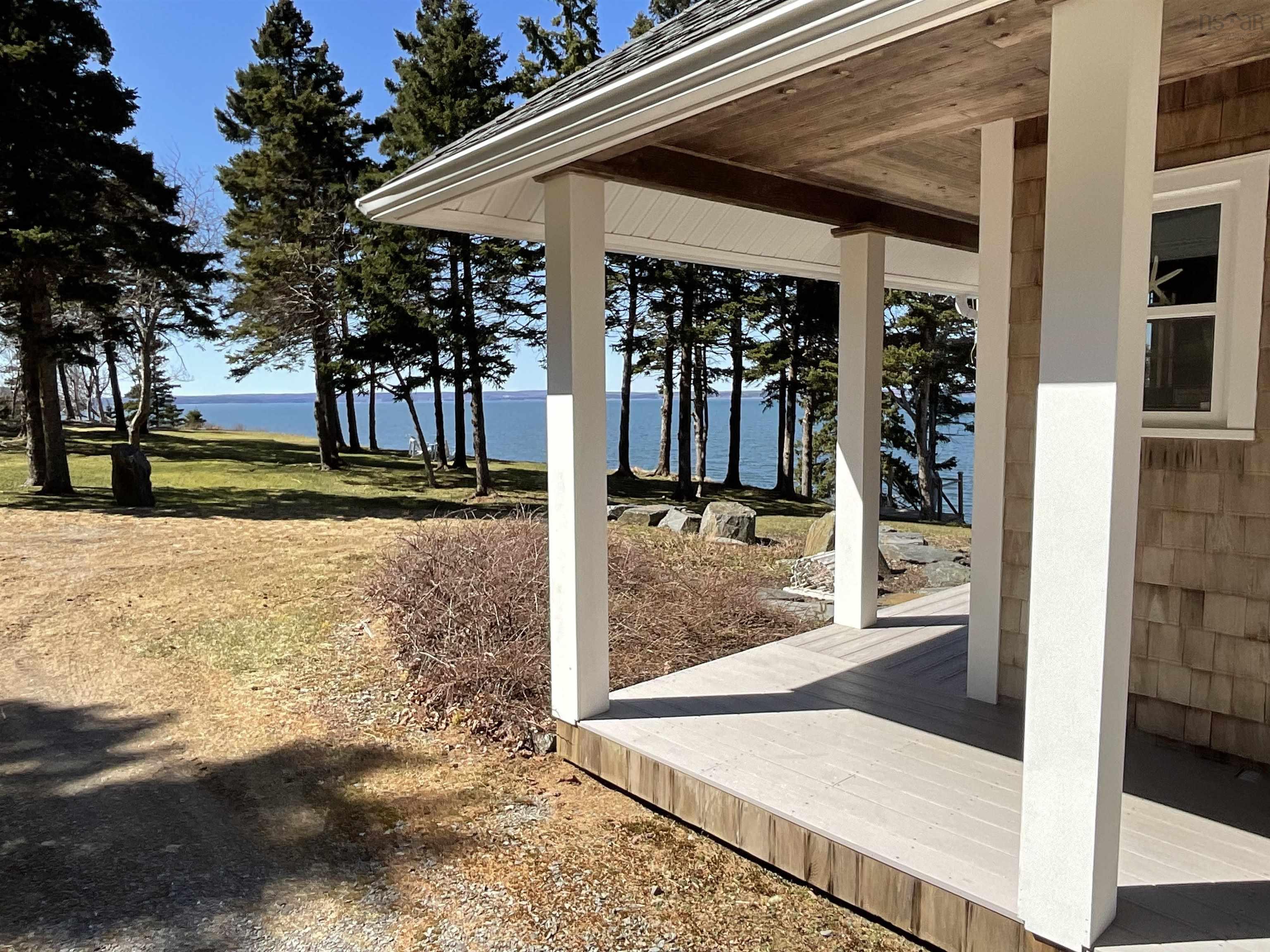 $1,250,000.00: 6950 Highway16, Halfway Cove