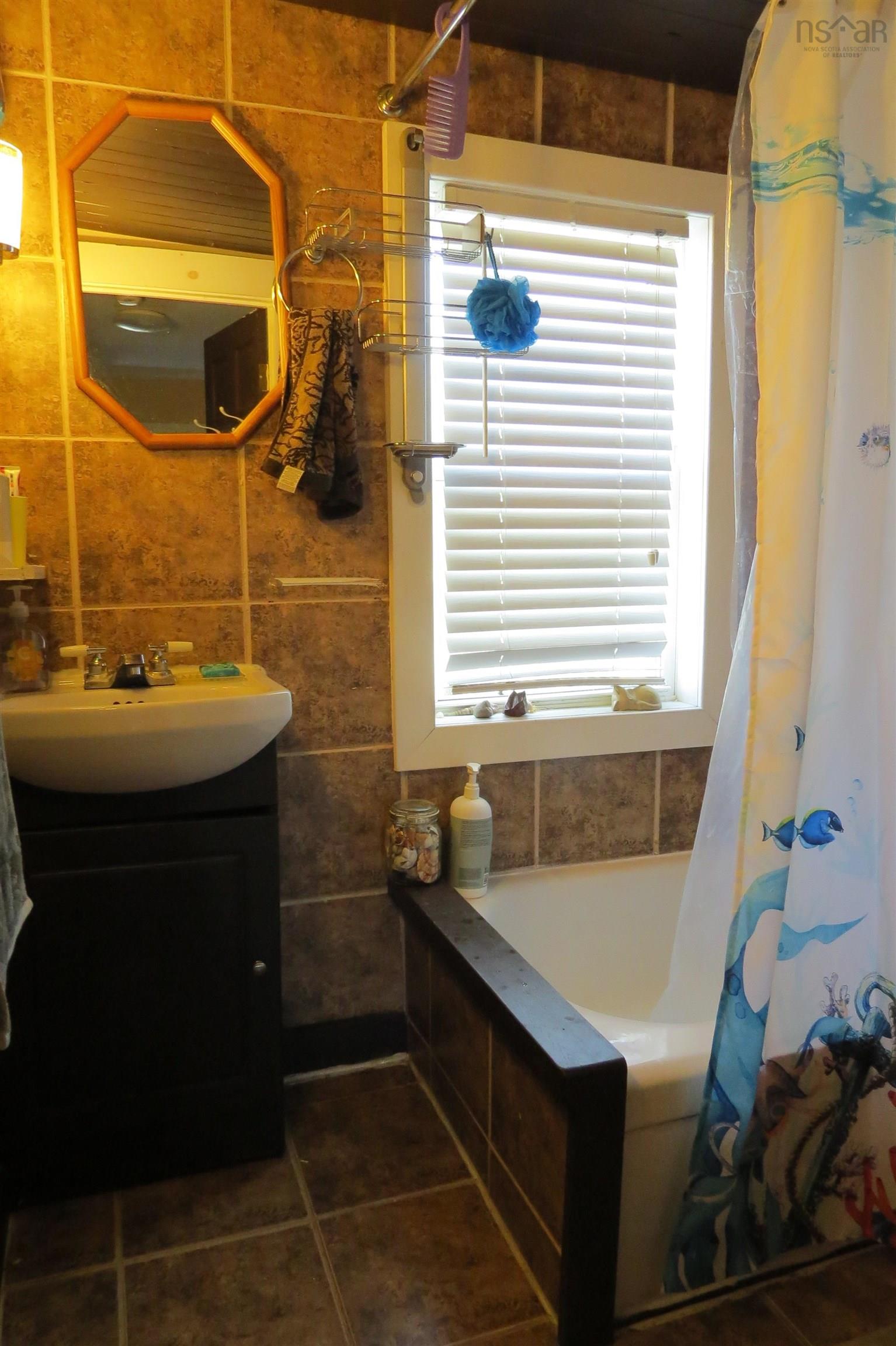 $449,900.00: 5257 Highway 10, New Germany