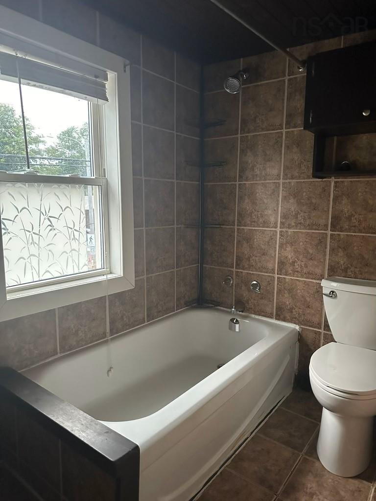 $449,900.00: 5257 Highway 10, New Germany