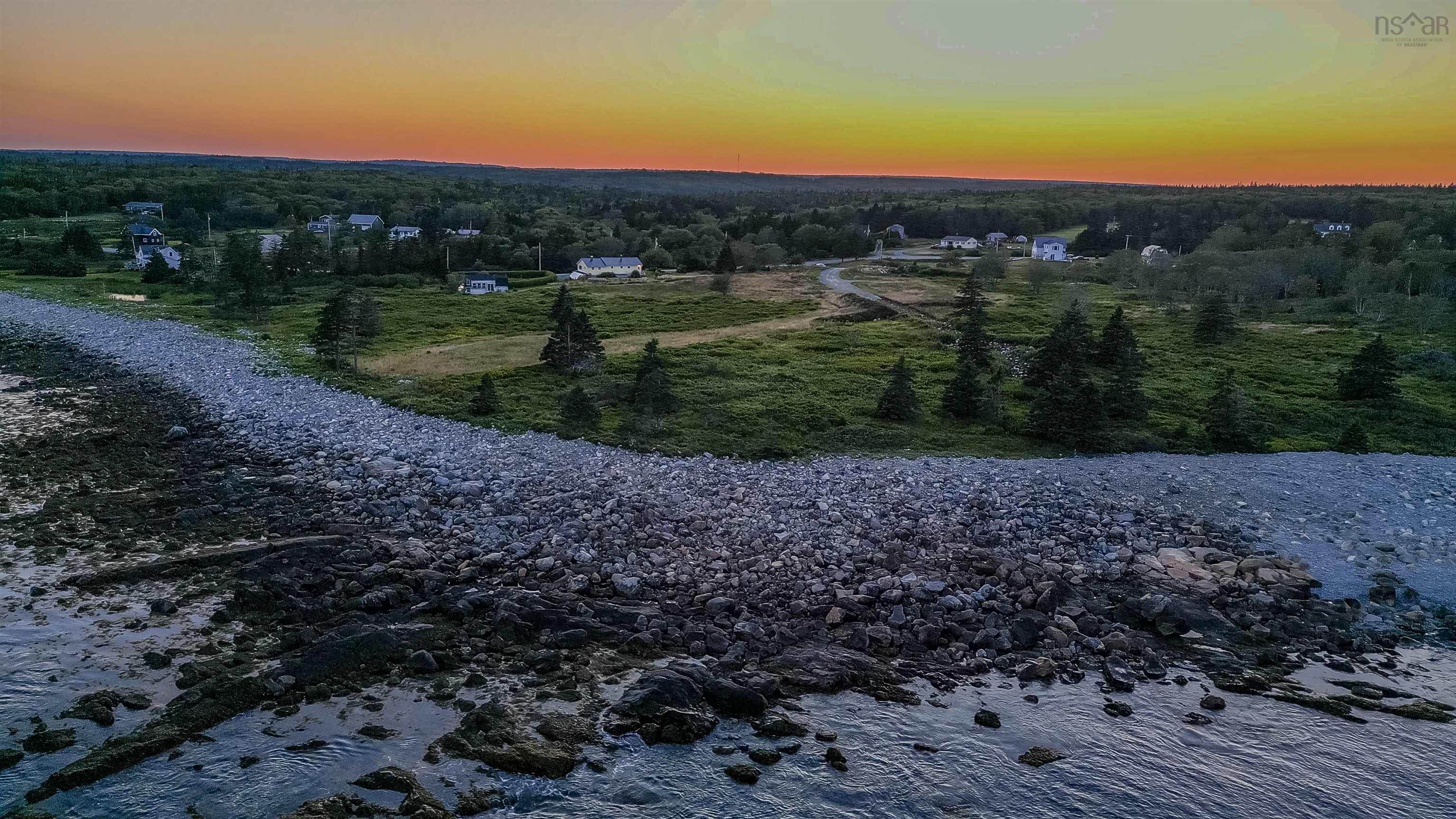 $275,000.00: 1 Scobey Lane Mersey Point, NS Lane, Mersey Point