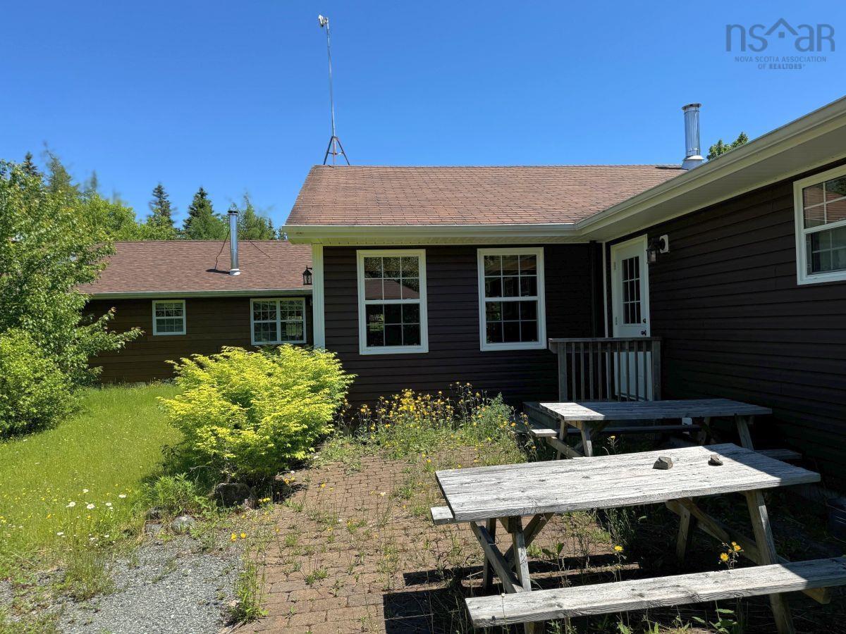 $1,250,000.00: 1,6-8,10,12-17 48/74 Jack Daniels Lane, Juniper Mountain