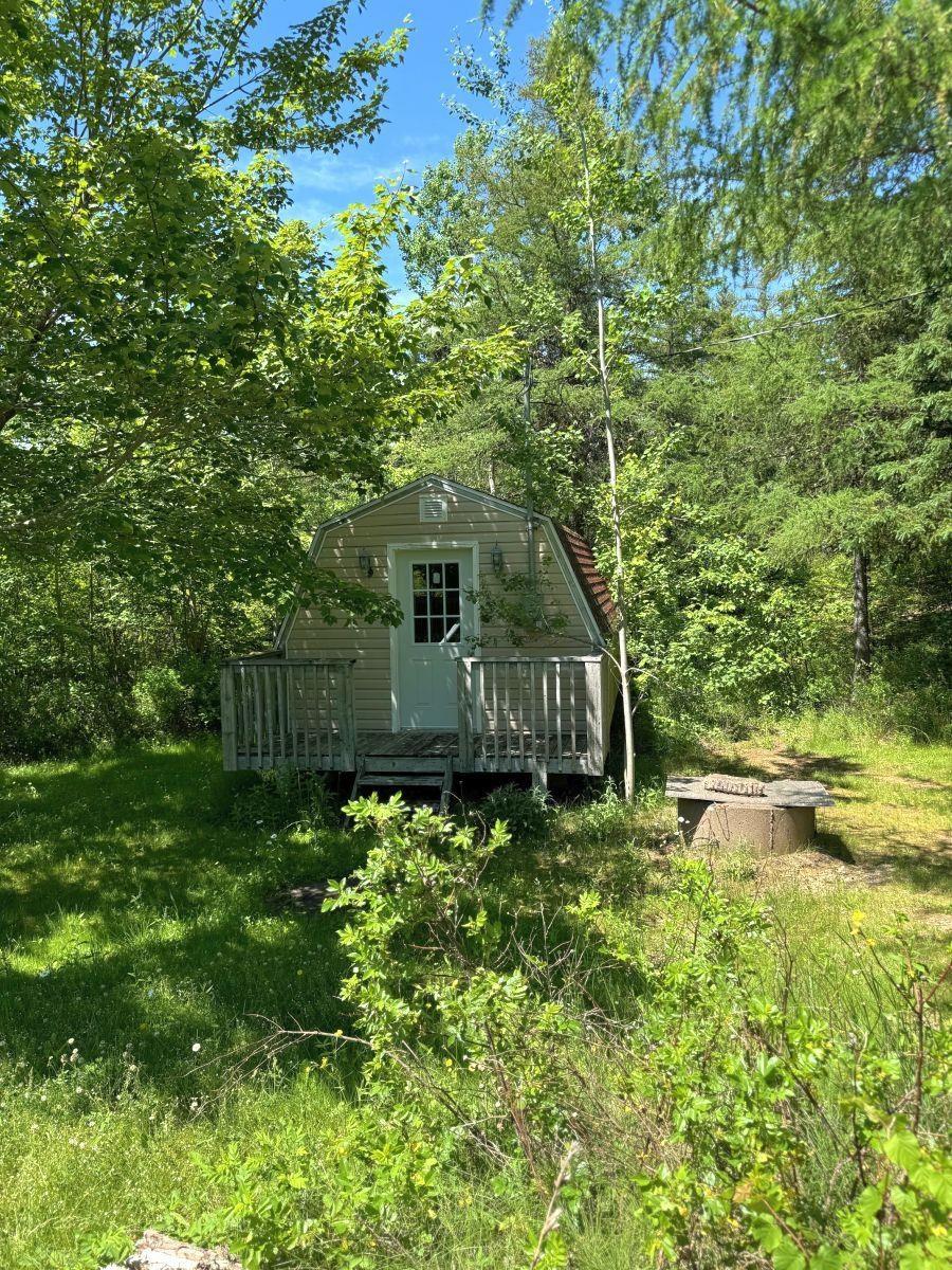 $1,250,000.00: 1,6-8,10,12-17 48/74 Jack Daniels Lane, Juniper Mountain