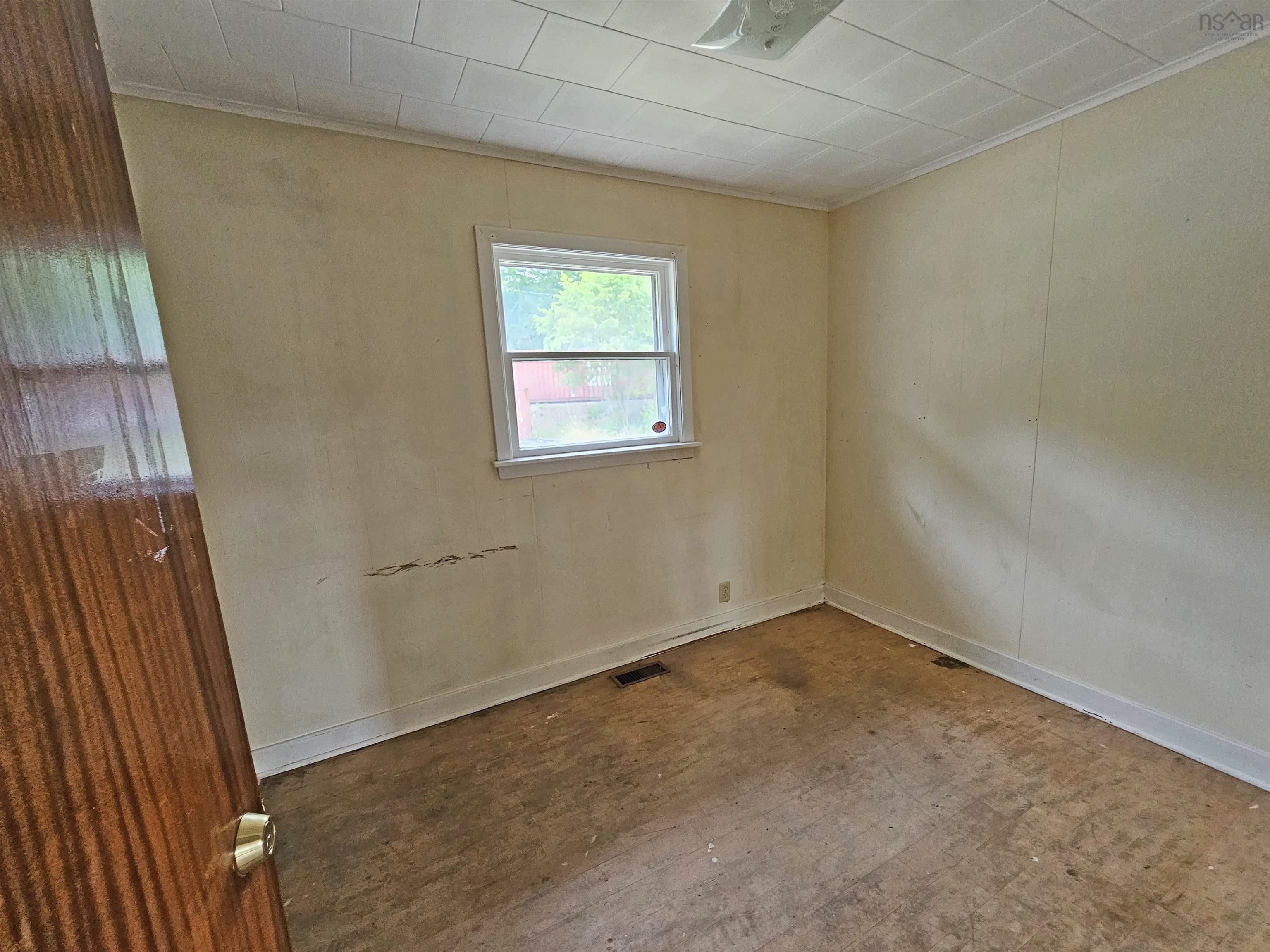 $259,900.00: 1921 North King Street, Lower Branch