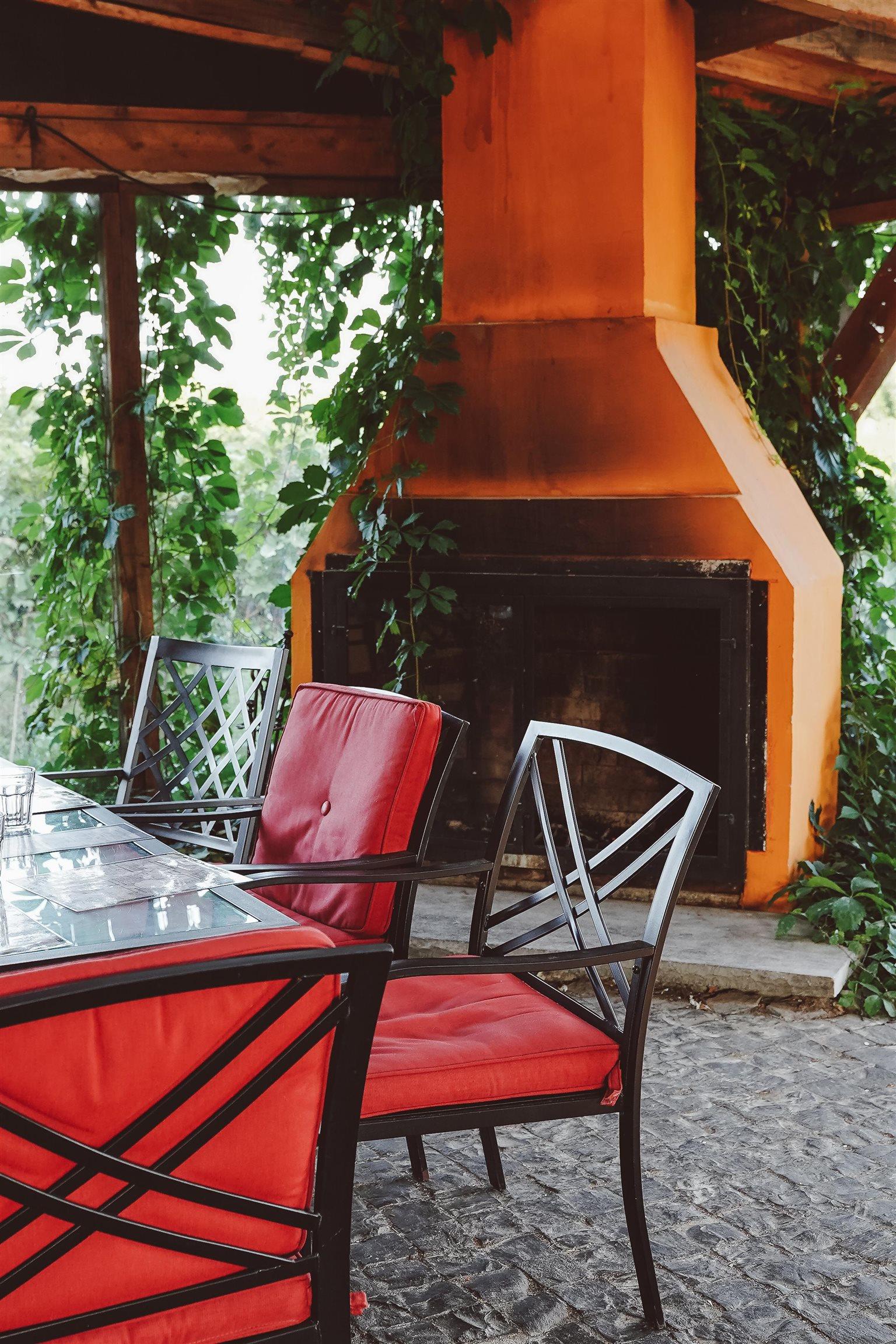 $1,100,000.00: 4495 14 Highway, Windsor Forks