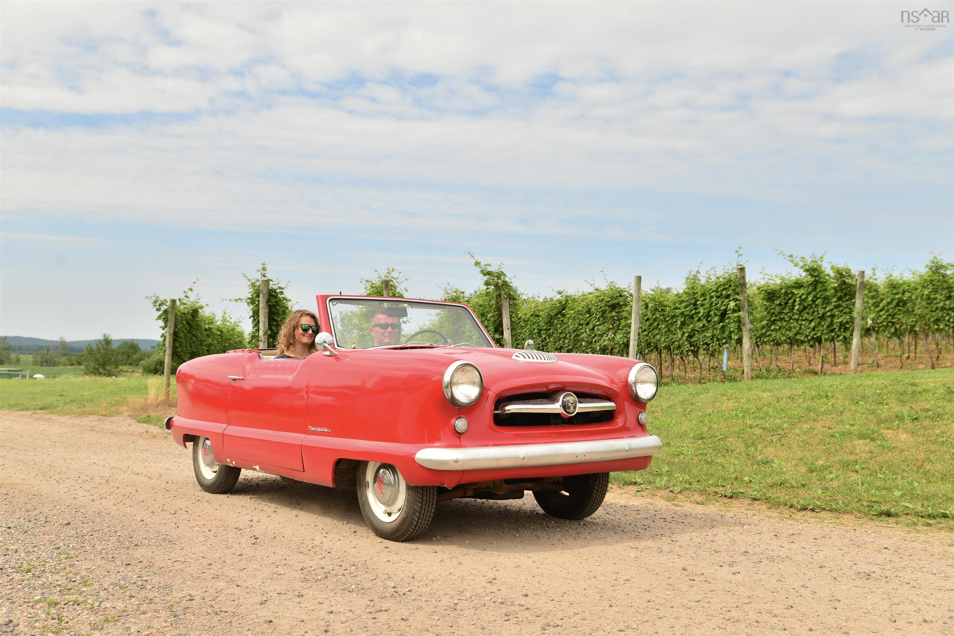 $1,100,000.00: 4495 14 Highway, Windsor Forks