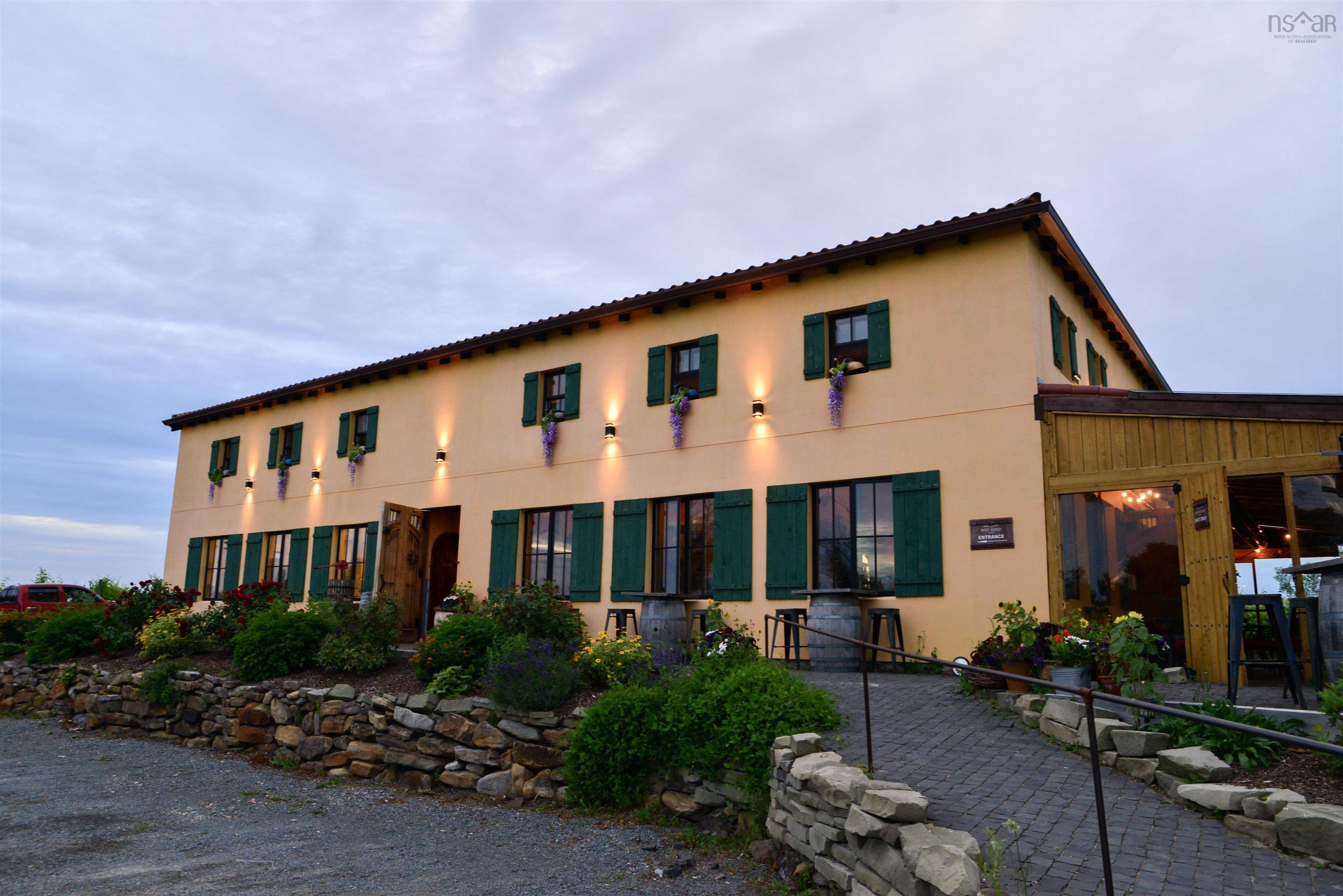 $1,100,000.00: 4495 14 Highway, Windsor Forks