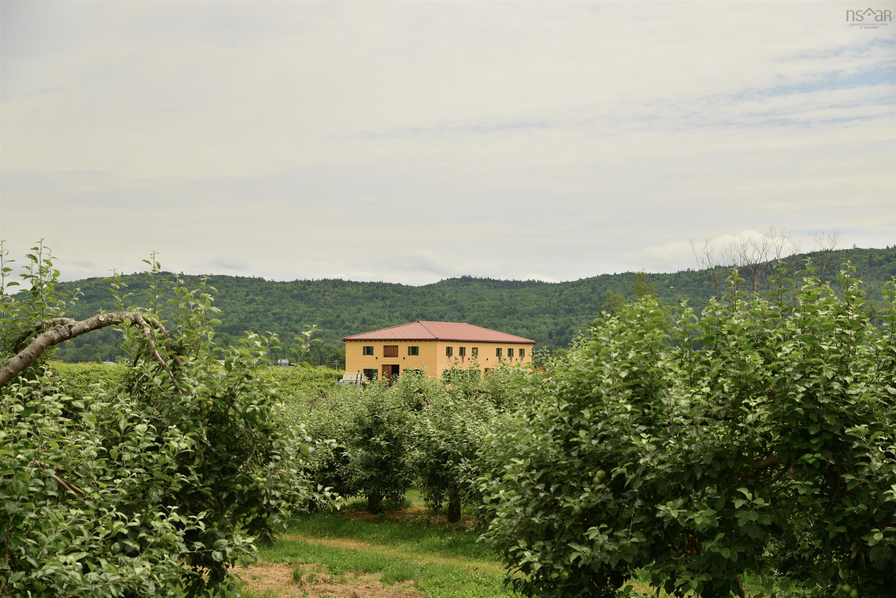 $1,100,000.00: 4495 14 Highway, Windsor Forks