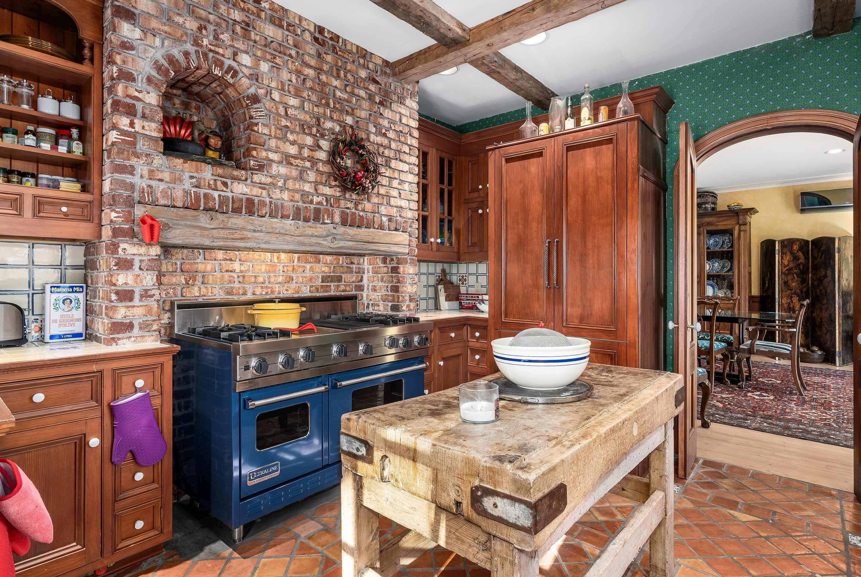 $7,995,000.00: 1462 Thornvale Avenue, Halifax