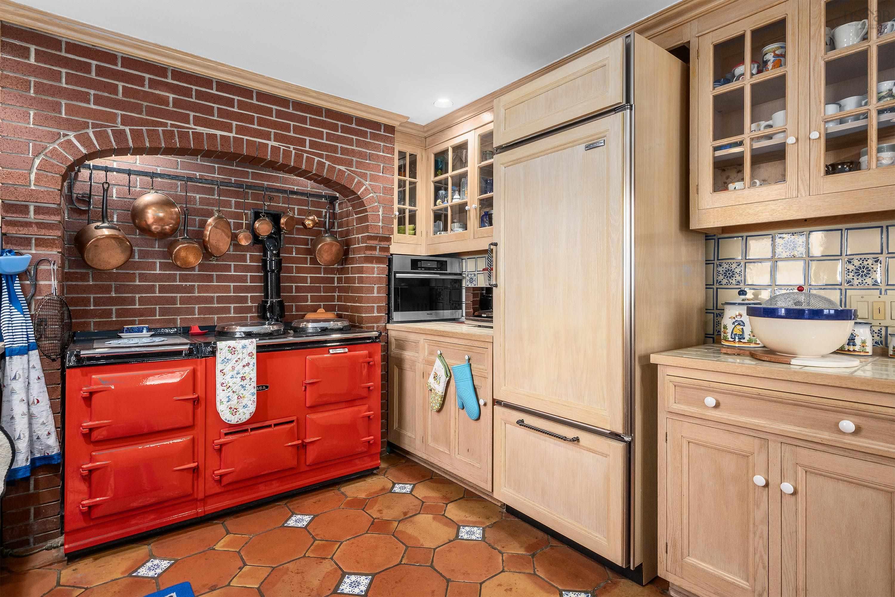 $7,995,000.00: 1462 Thornvale Avenue, Halifax