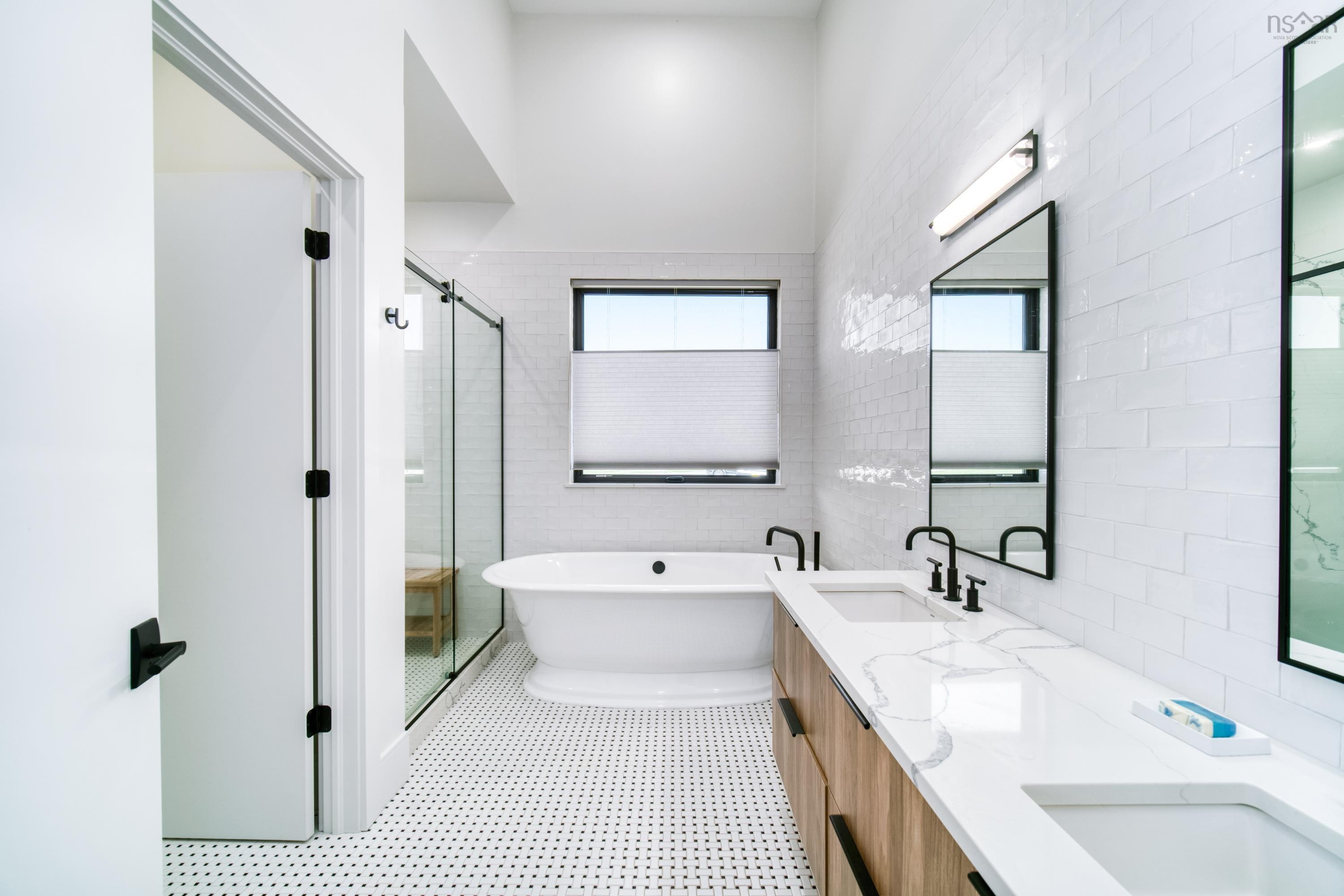 $1,650,000.00: 424 Mariners Way, Fox Harbour