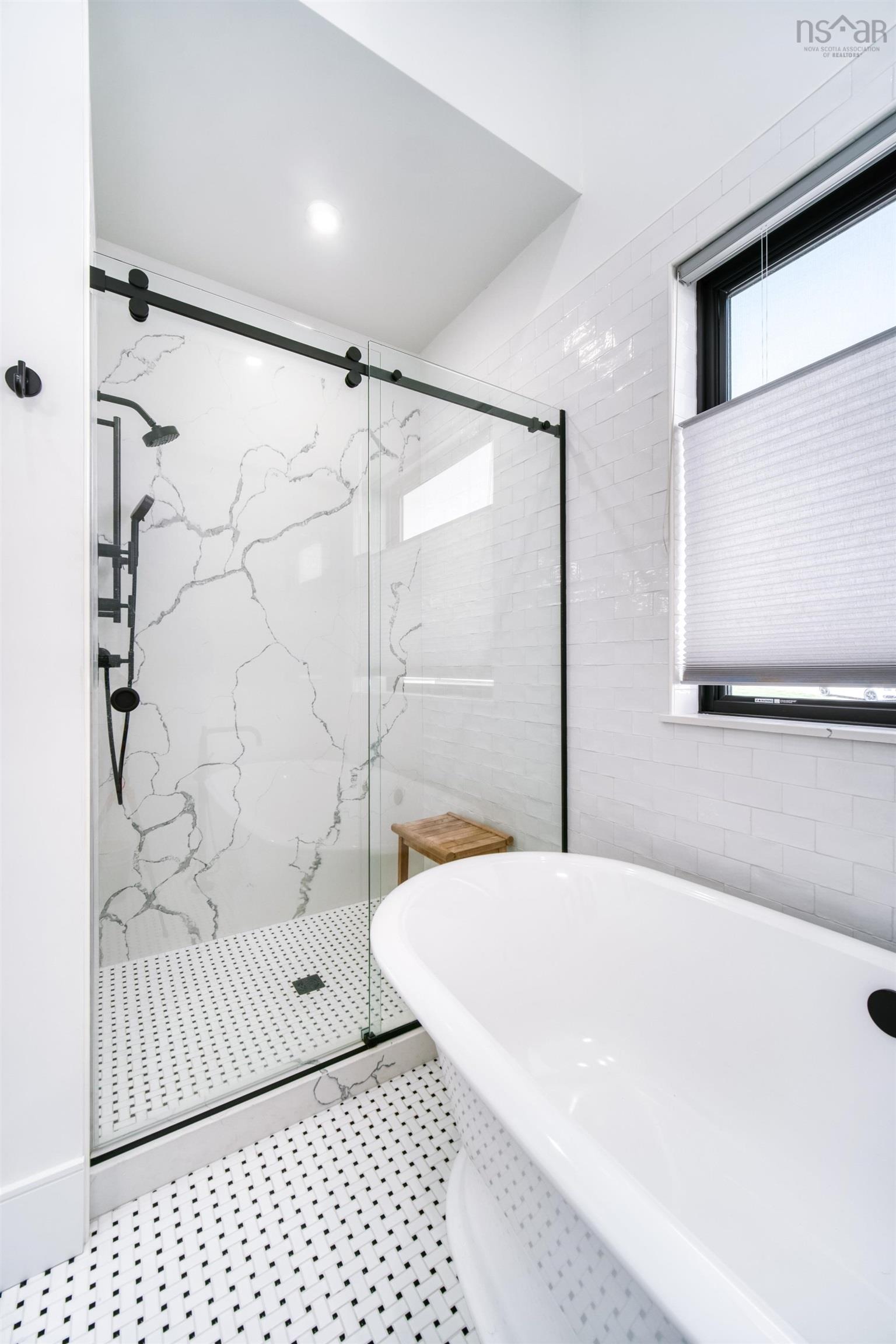 $1,650,000.00: 424 Mariners Way, Fox Harbour