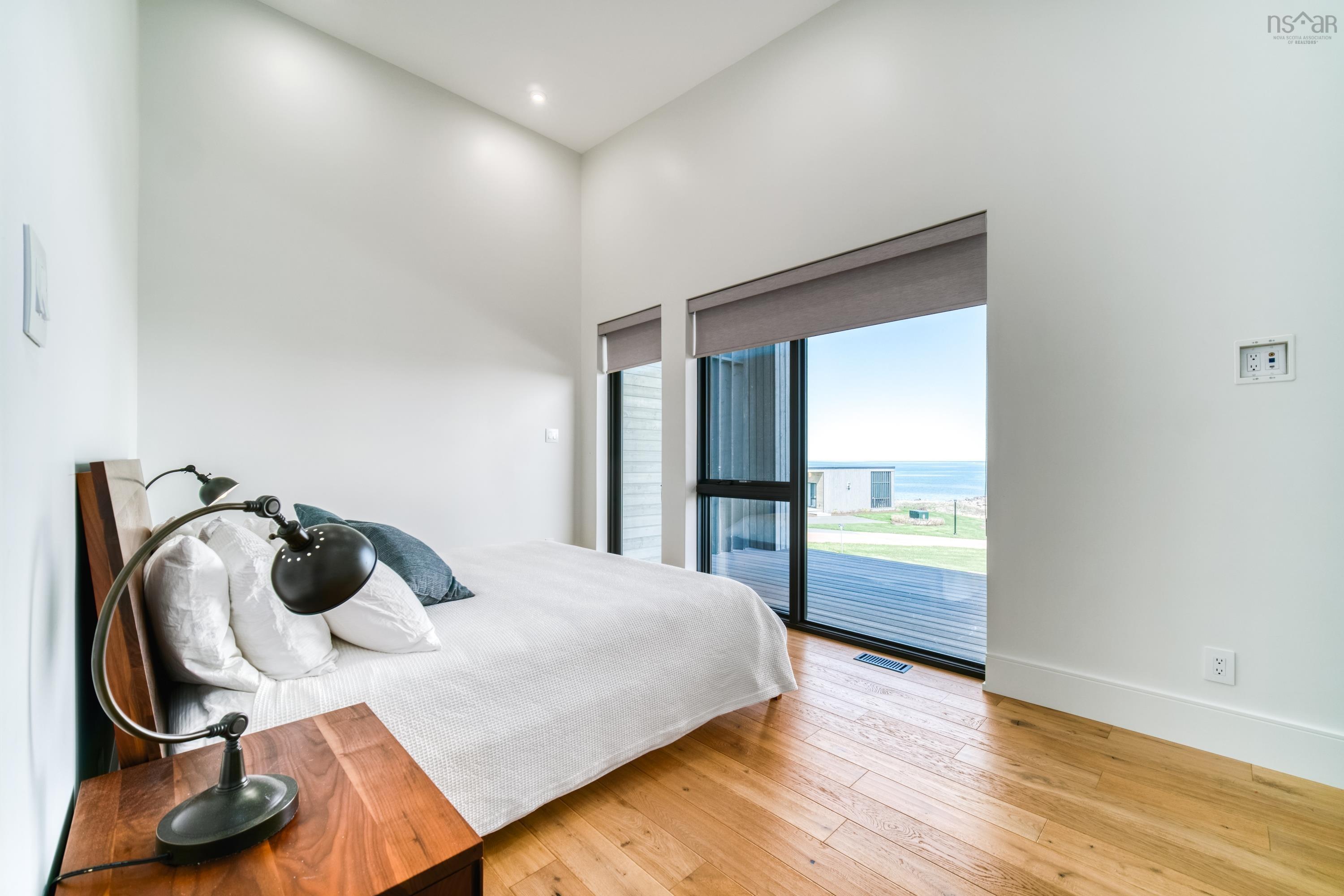 $1,650,000.00: 424 Mariners Way, Fox Harbour