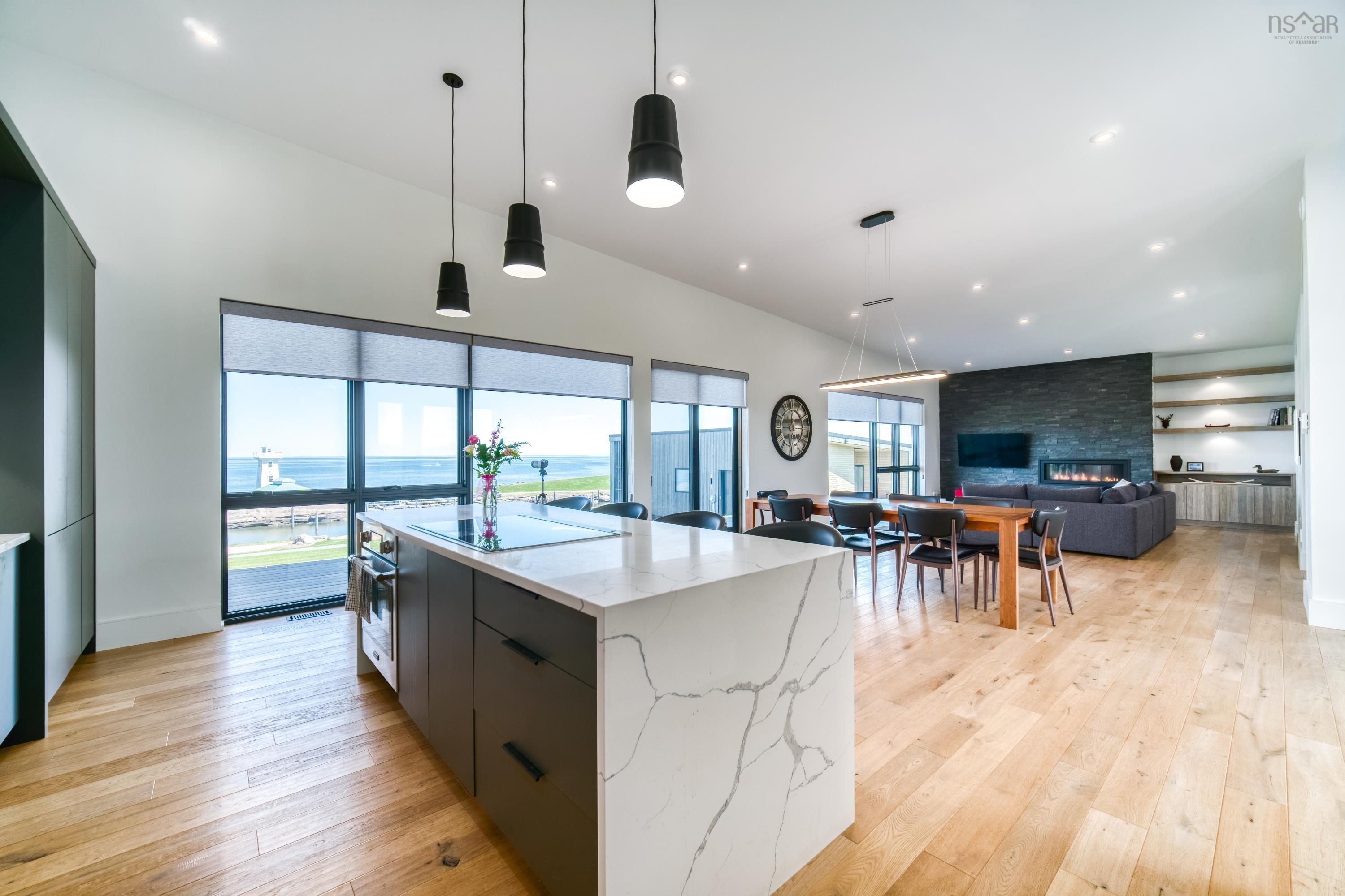 $1,650,000.00: 424 Mariners Way, Fox Harbour