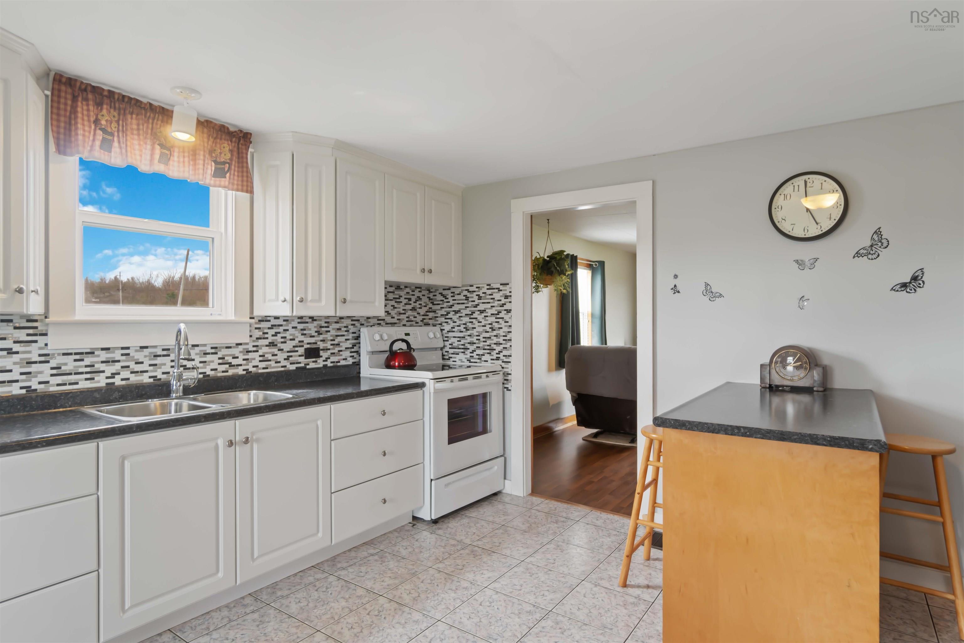 $229,999.00: 6228 Highway 101, Ashmore