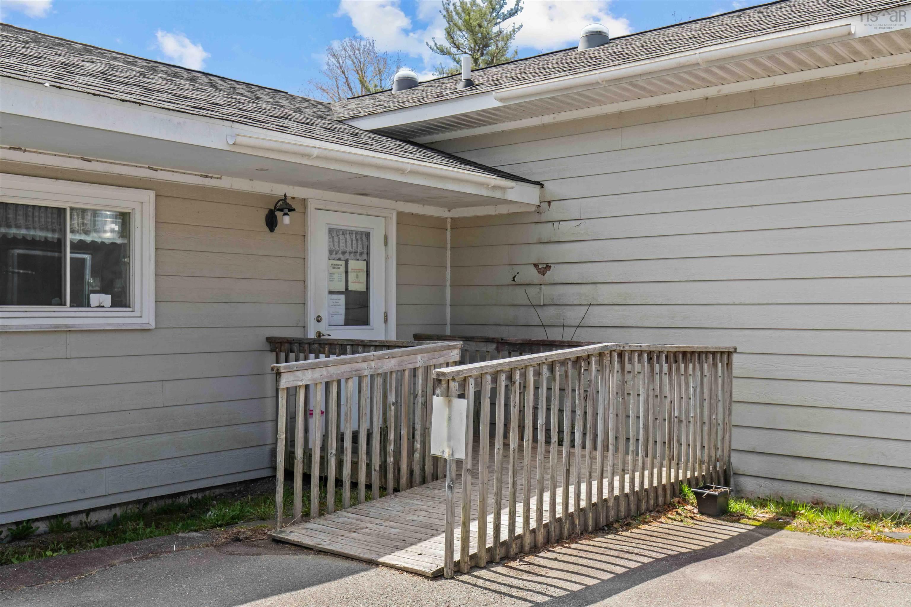 $299,900.00: 1671 Highway 10, Cookville