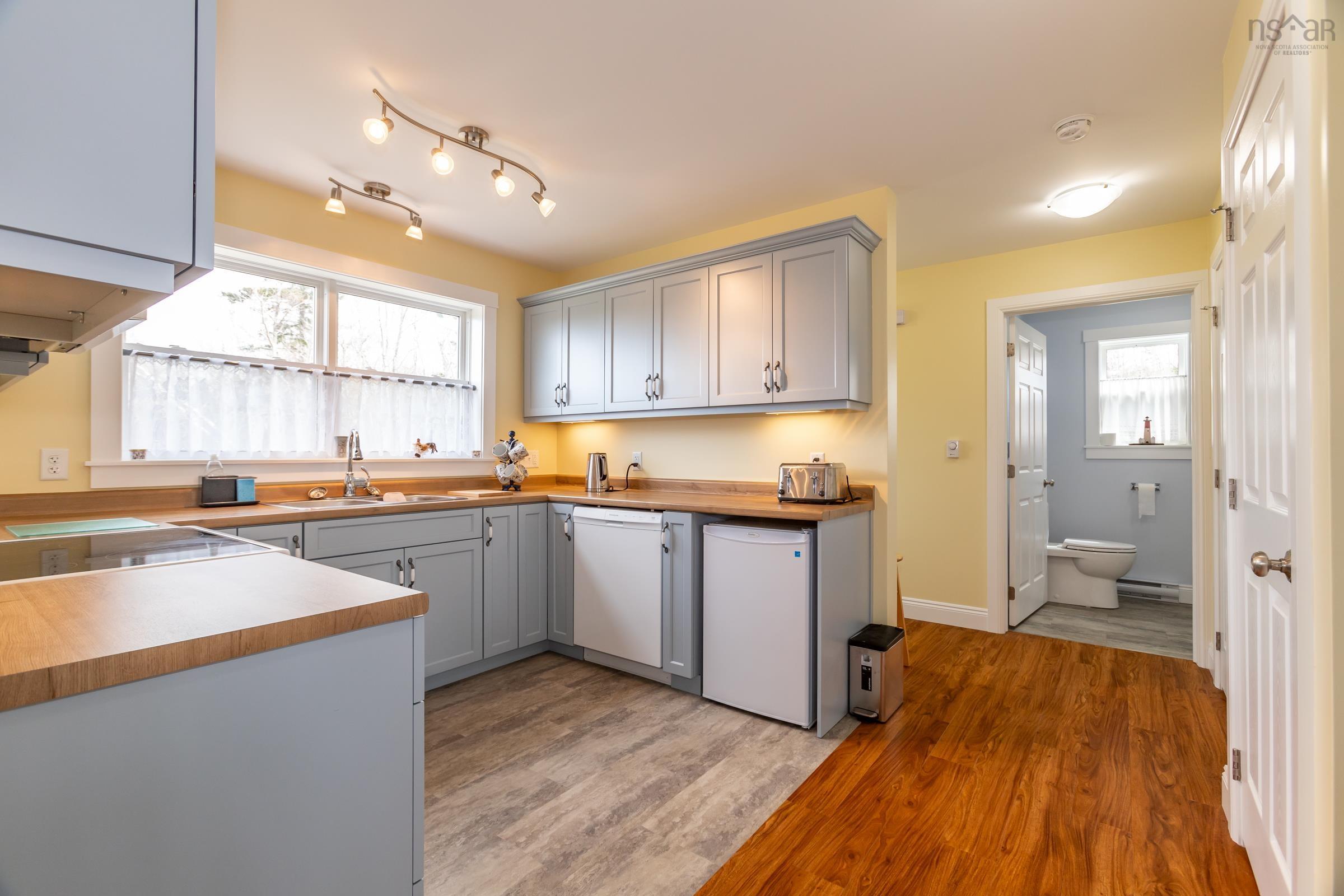 $399,950.00: 7295 Shore Road W, Phinneys Cove