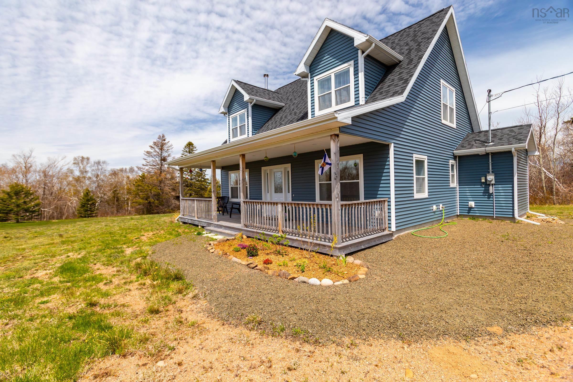 $399,950.00: 7295 Shore Road W, Phinneys Cove