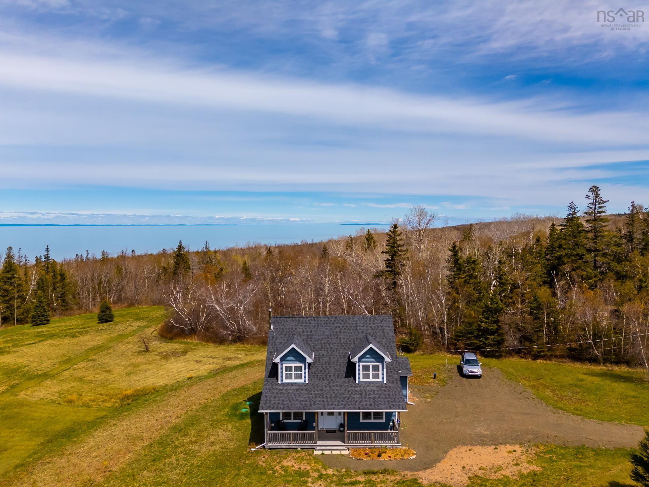 $399,950.00: 7295 Shore Road W, Phinneys Cove