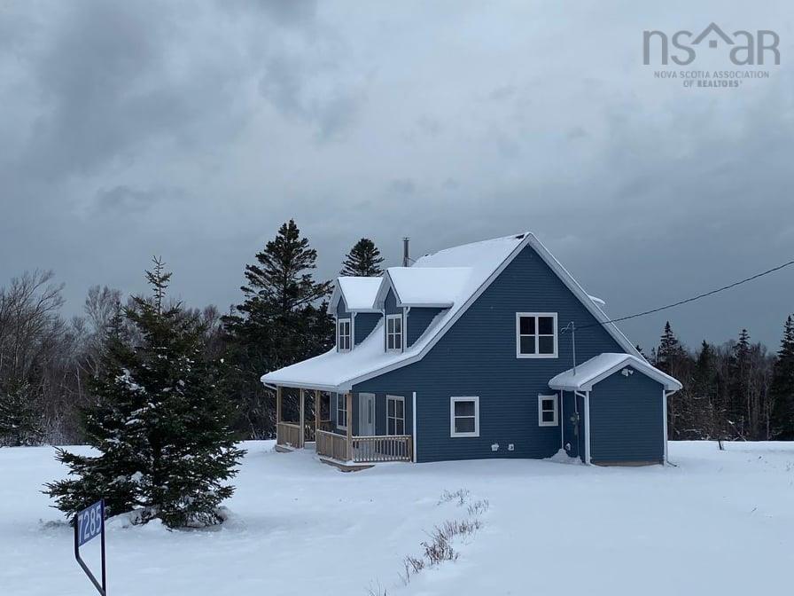 $399,950.00: 7295 Shore Road, Phinneys Cove